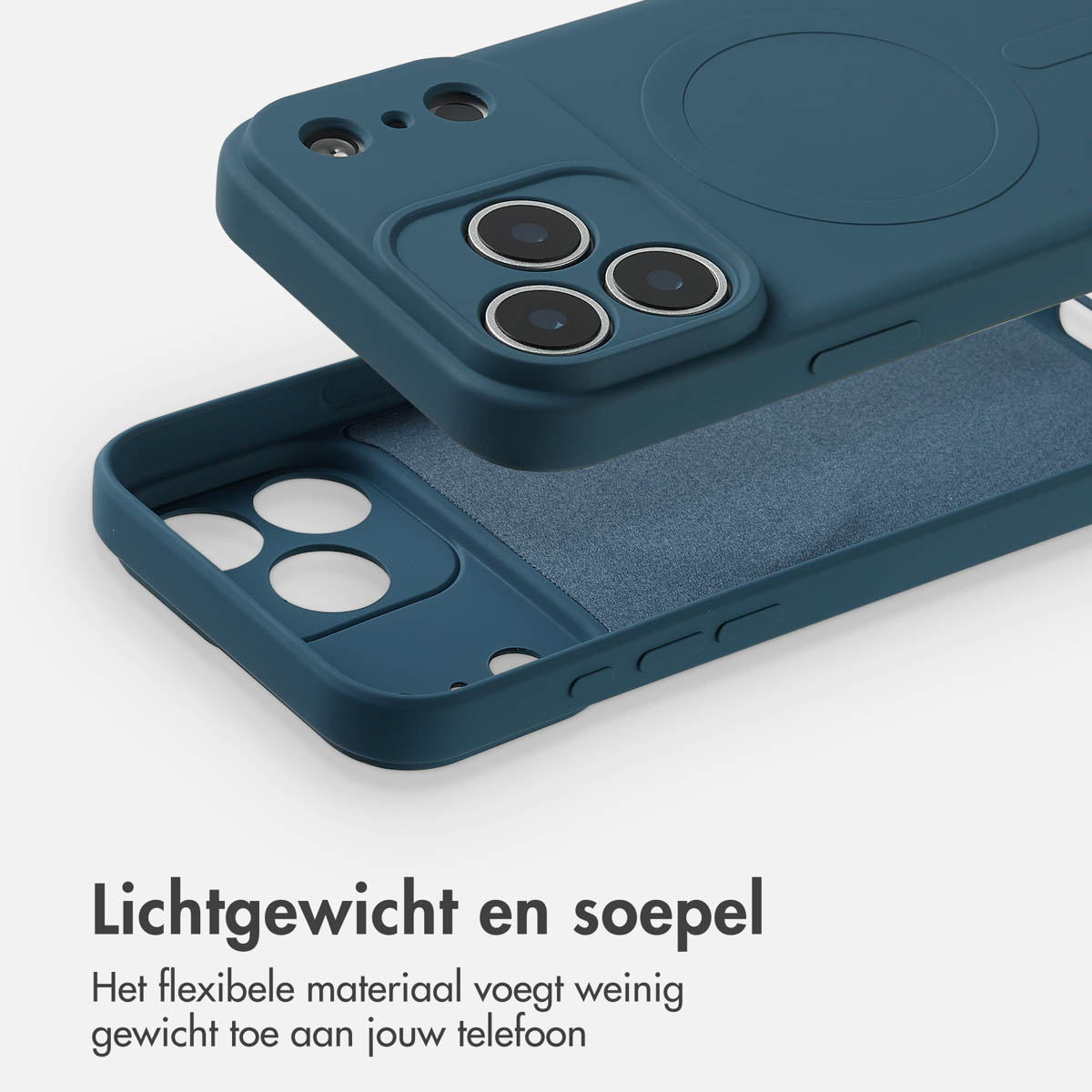 Teal telefoonhoesje met open bovenkant, met interne voering. Twee delen, een met camera-uitsparingen. Tekst onderaan.