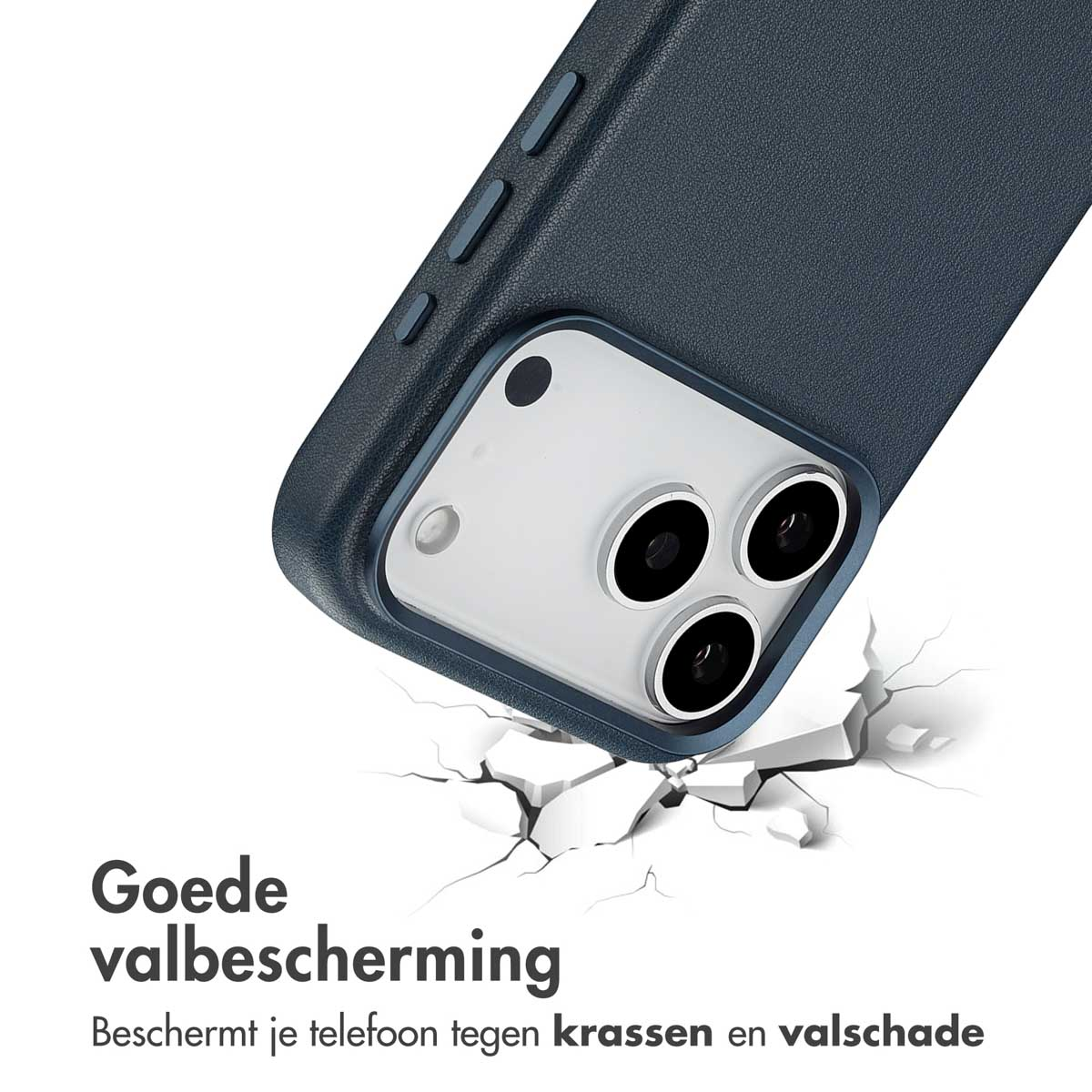 Coque de téléphone bleue protégeant un téléphone. La coque tombe et le sol se fissure, suggérant une bonne protection contre les chutes.