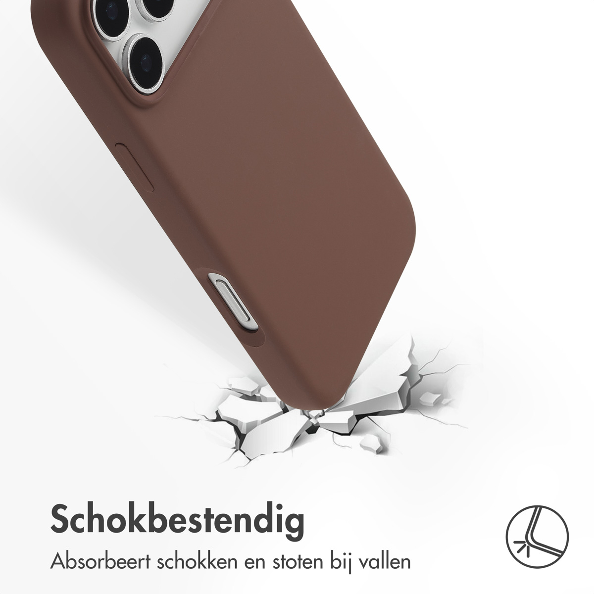 Een bruine telefoonhoes breekt een wit oppervlak. De hoes heeft zichtbare cameralenzen. Het oppervlak is gebarsten.