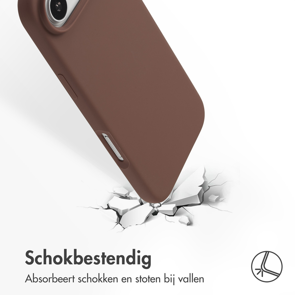 Een bruine telefoonhoes raakt een oppervlak, waardoor het barst. De hoes staat schuin, met een camera zichtbaar aan de bovenkant.