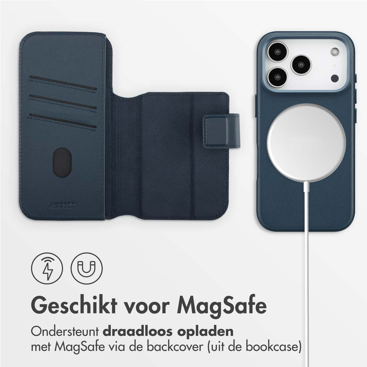Een blauwe telefoonhoes en een folio-hoes worden getoond. De telefoonhoes heeft een witte MagSafe-oplader.