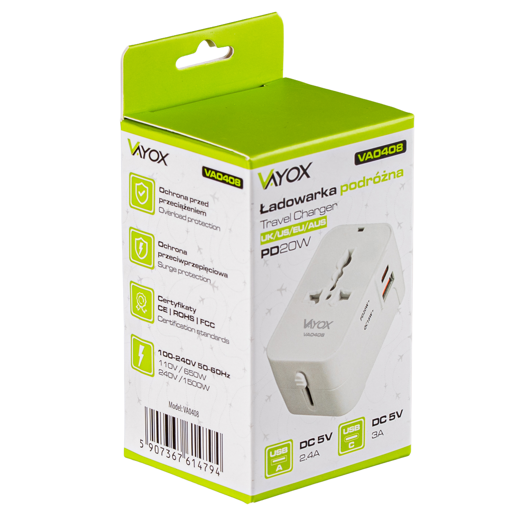 Zapakowana biała ładowarka podróżna z zielonymi akcentami. Posiada porty USB i uniwersalną wtyczkę. Tekst zawiera 'VAYOX' i numer modelu.