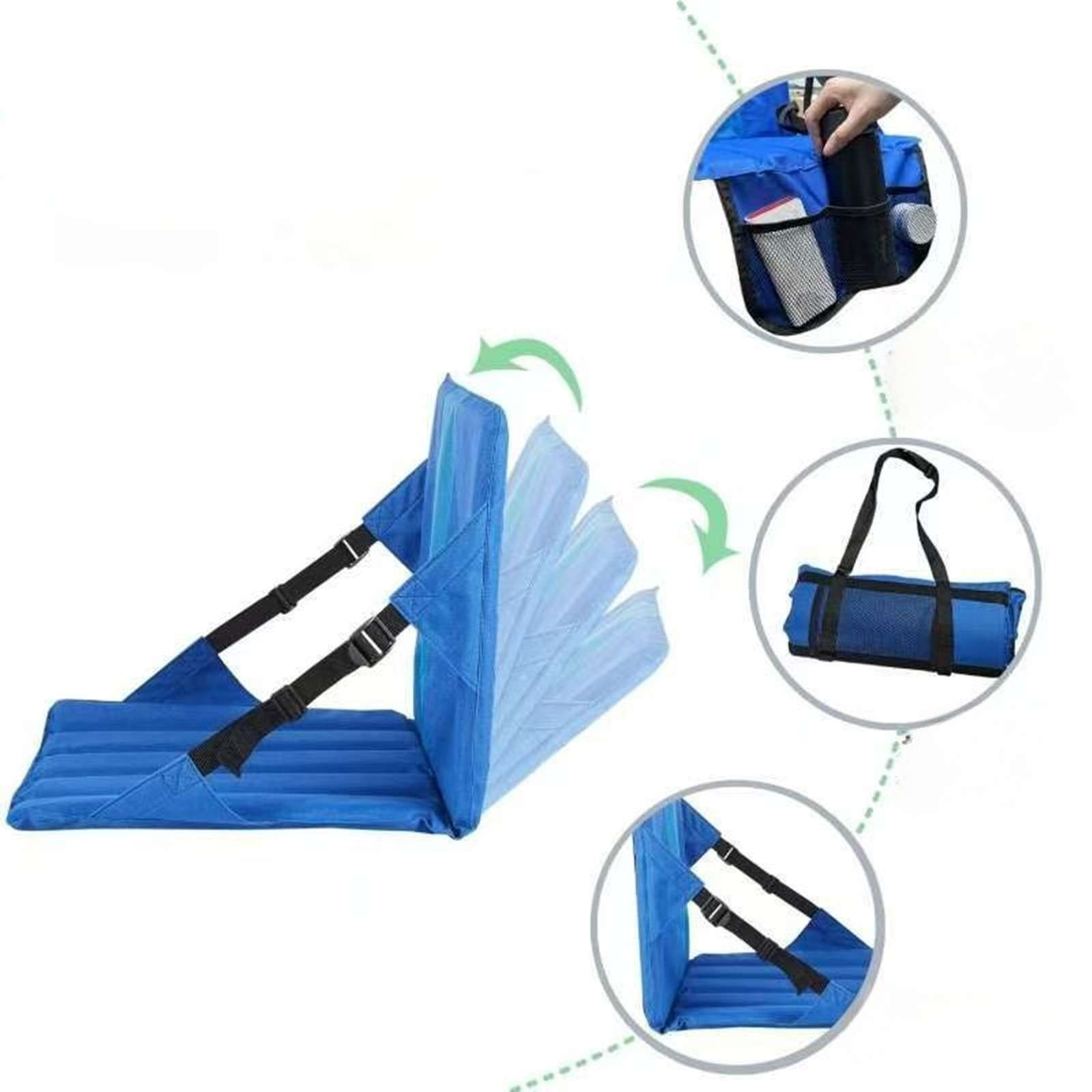 Blauer Klappstuhl mit schwarzen Gurten und Taschen. Enthält eine aufgerollte Matte mit Griffen und eine Tasche mit Gegenständen.