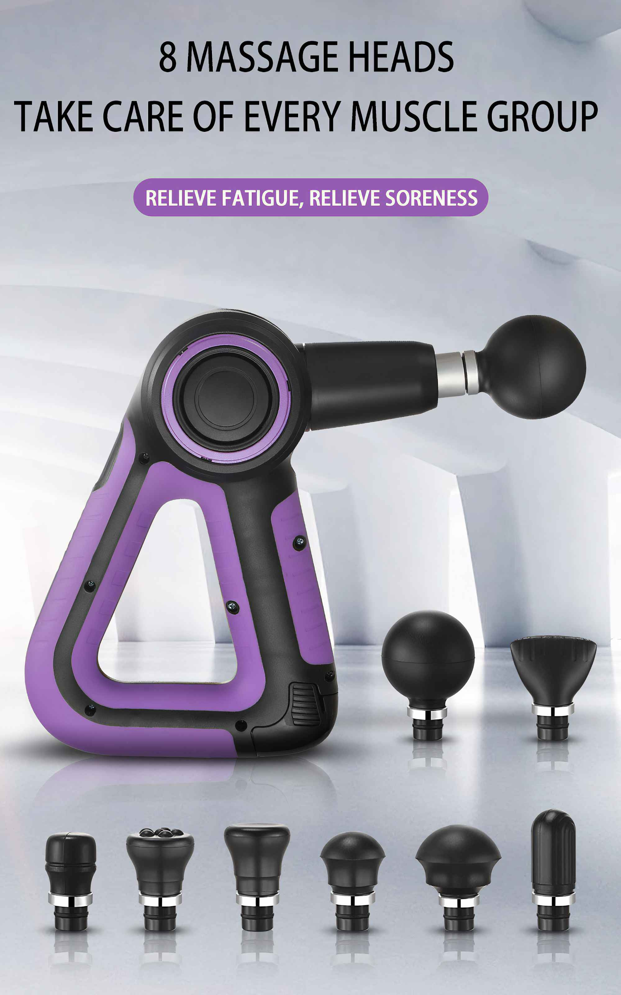 Eine Massagepistole mit 8 Köpfen wird gezeigt. Sie hat ein schwarz-violettes Design und befindet sich auf einer reflektierenden Oberfläche.