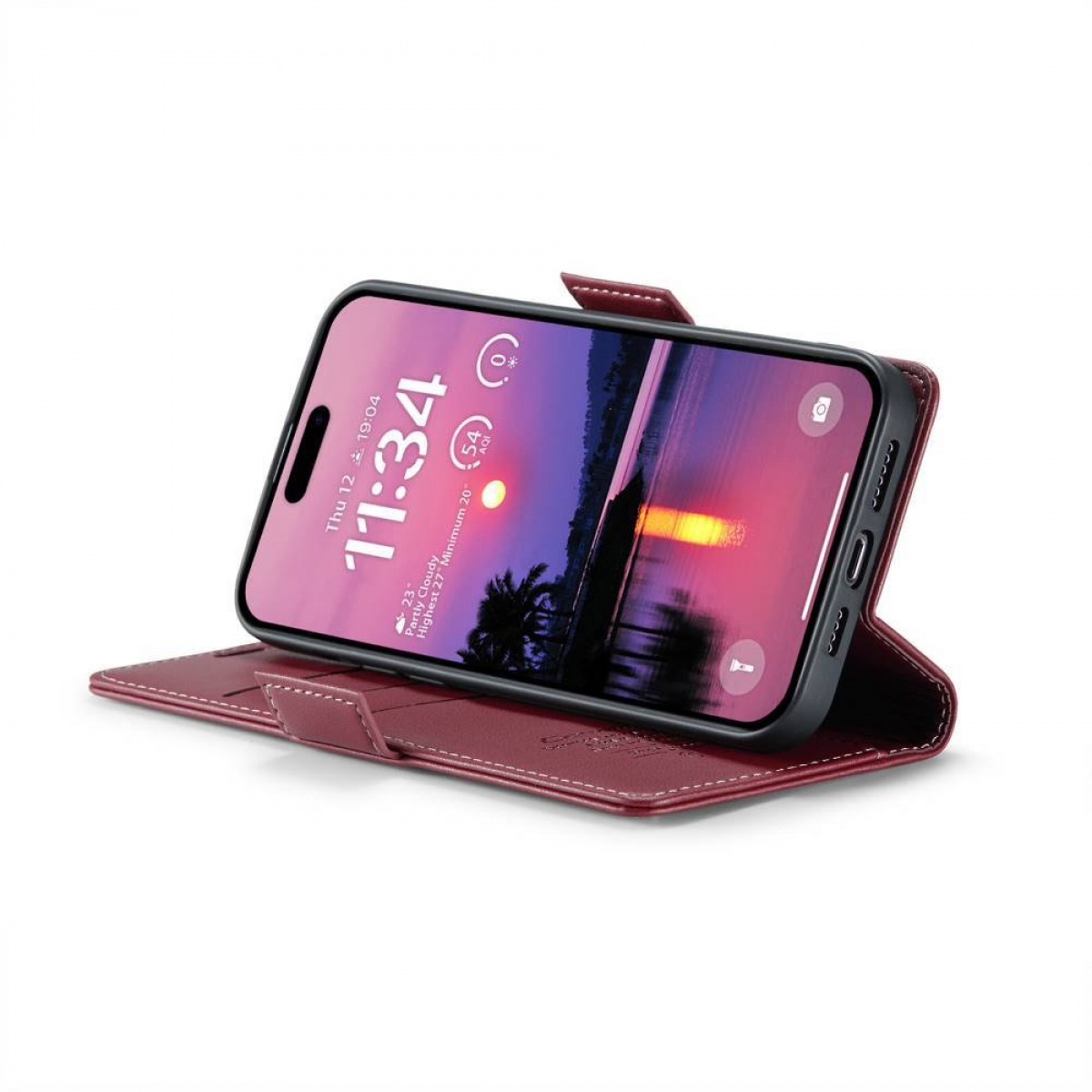 Ein Smartphone in einer burgunderroten Lederhülle zeigt ein Sonnenuntergangsbild. Die Hülle ist offen und zeigt den Bildschirm des Telefons.