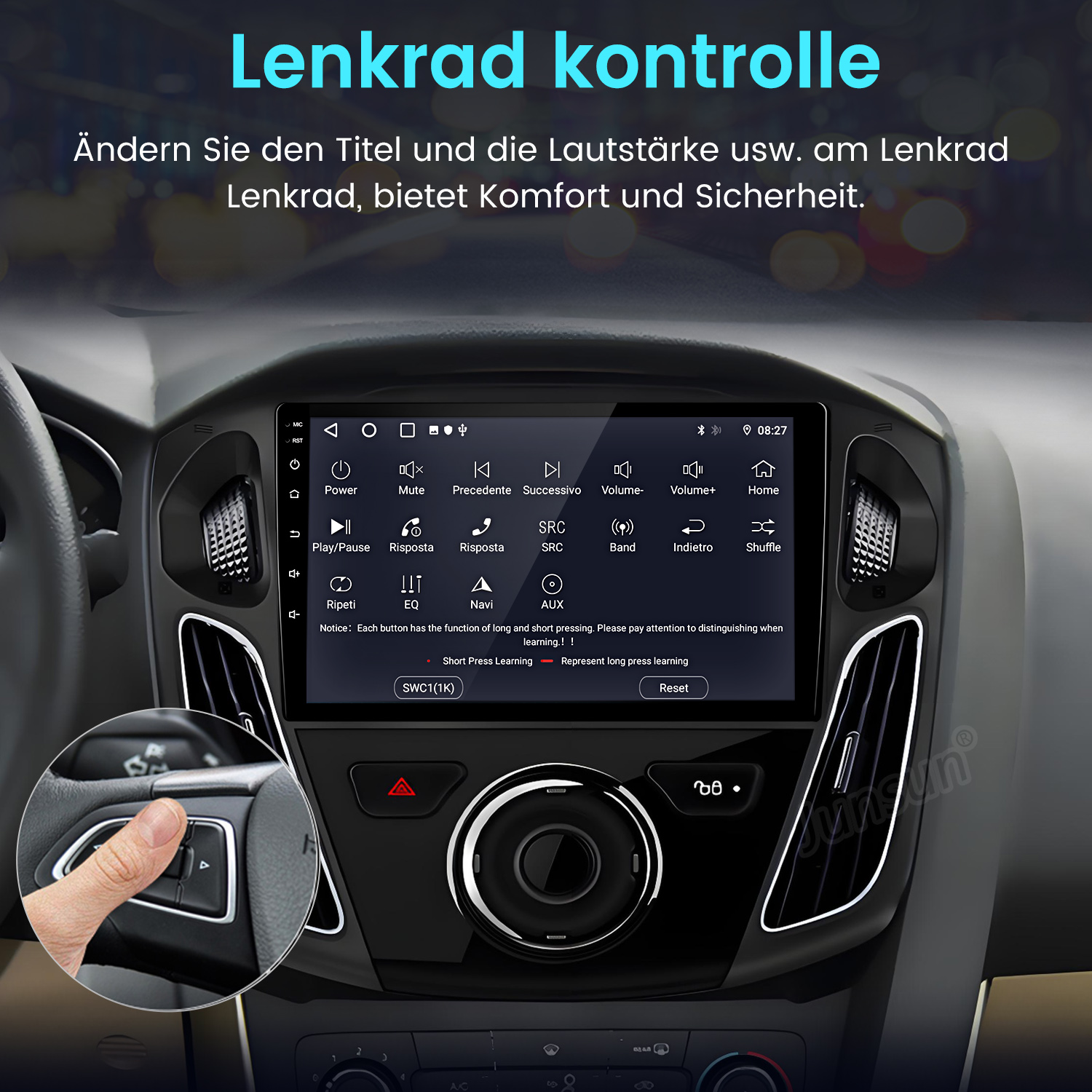 Autoradio-Bildschirm mit Steuertasten. Eine Hand drückt eine Taste am Lenkrad. Text auf Deutsch.