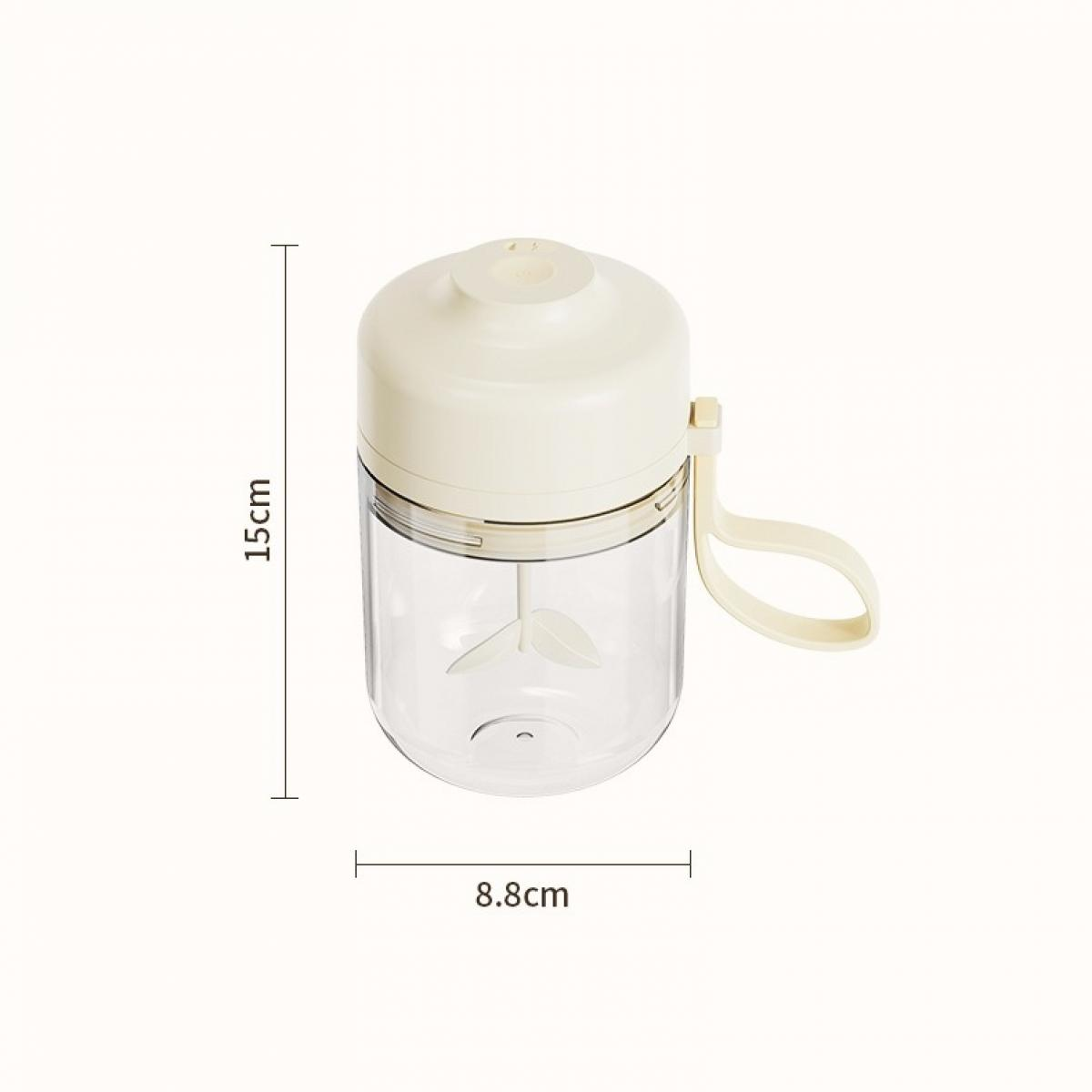 Ein cremefarbener und transparenter Foodprocessor, Abmessungen 15cm x 8,8cm. Er hat einen Griff und eine Klinge im Inneren. Der Hintergrund ist weiß.
