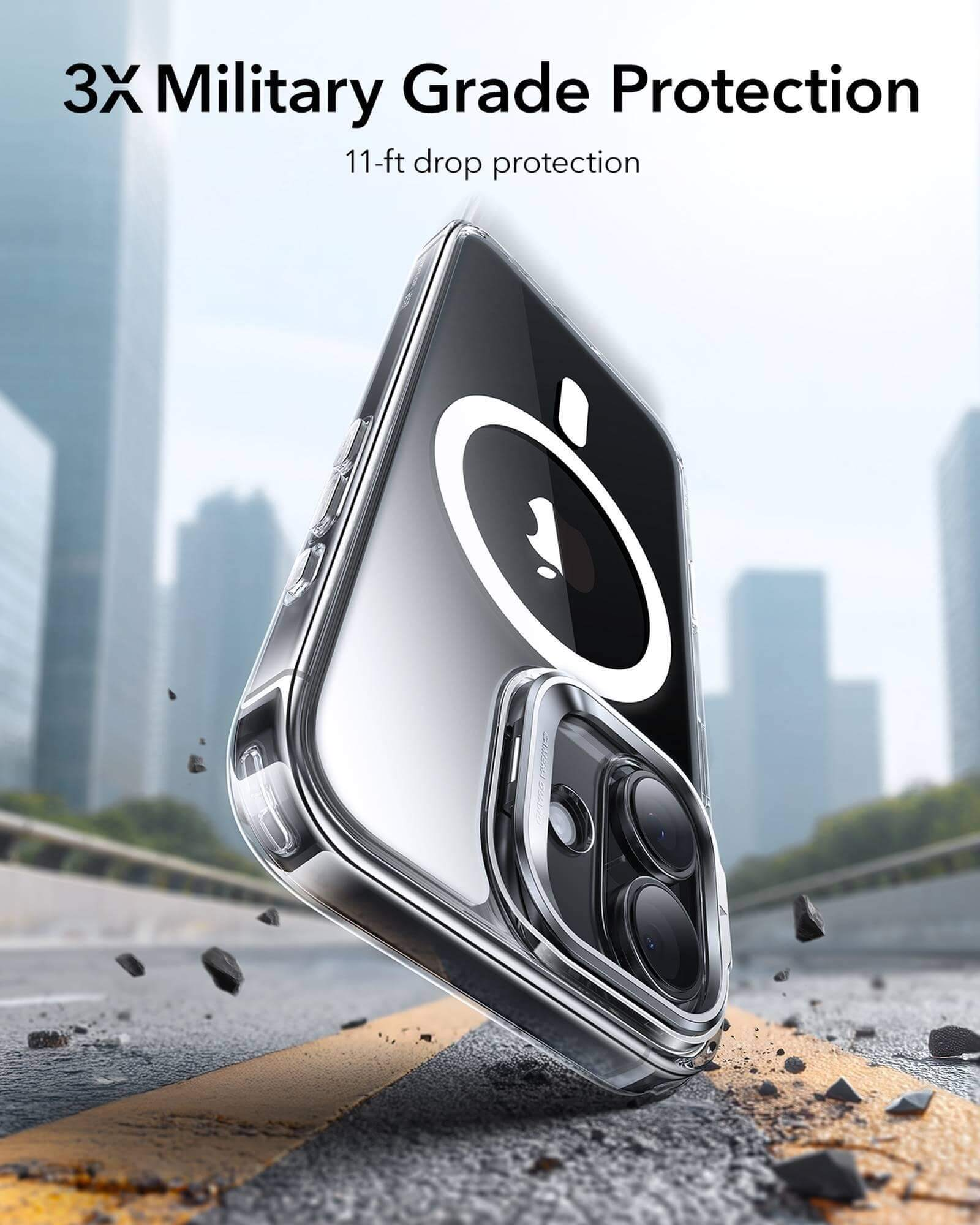 Eine transparente Handyhülle schützt ein Telefon, das im Fallen gezeigt wird. Im Hintergrund sind eine Stadt und der Text: 3X Military Grade Protection.