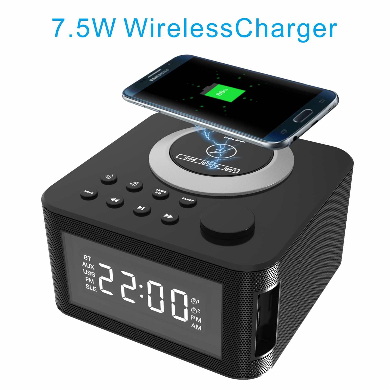 Ein schwarzes kabelloses Ladegerät mit einem Telefon, das oben aufgeladen wird. Die Uhrzeit 22:00 wird angezeigt.