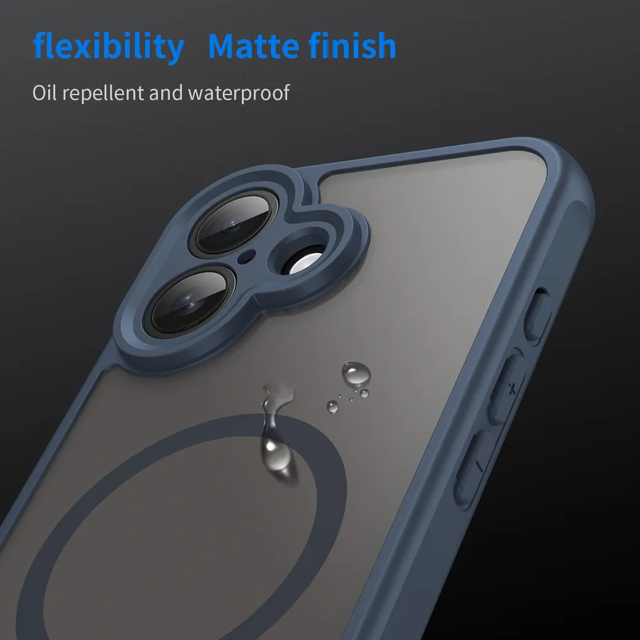 Een close-up van een telefoonhoesje met drie cameralenzen. De hoes is blauw en heeft waterdruppels. Tekst vermeldt flexibiliteit en matte afwerking.