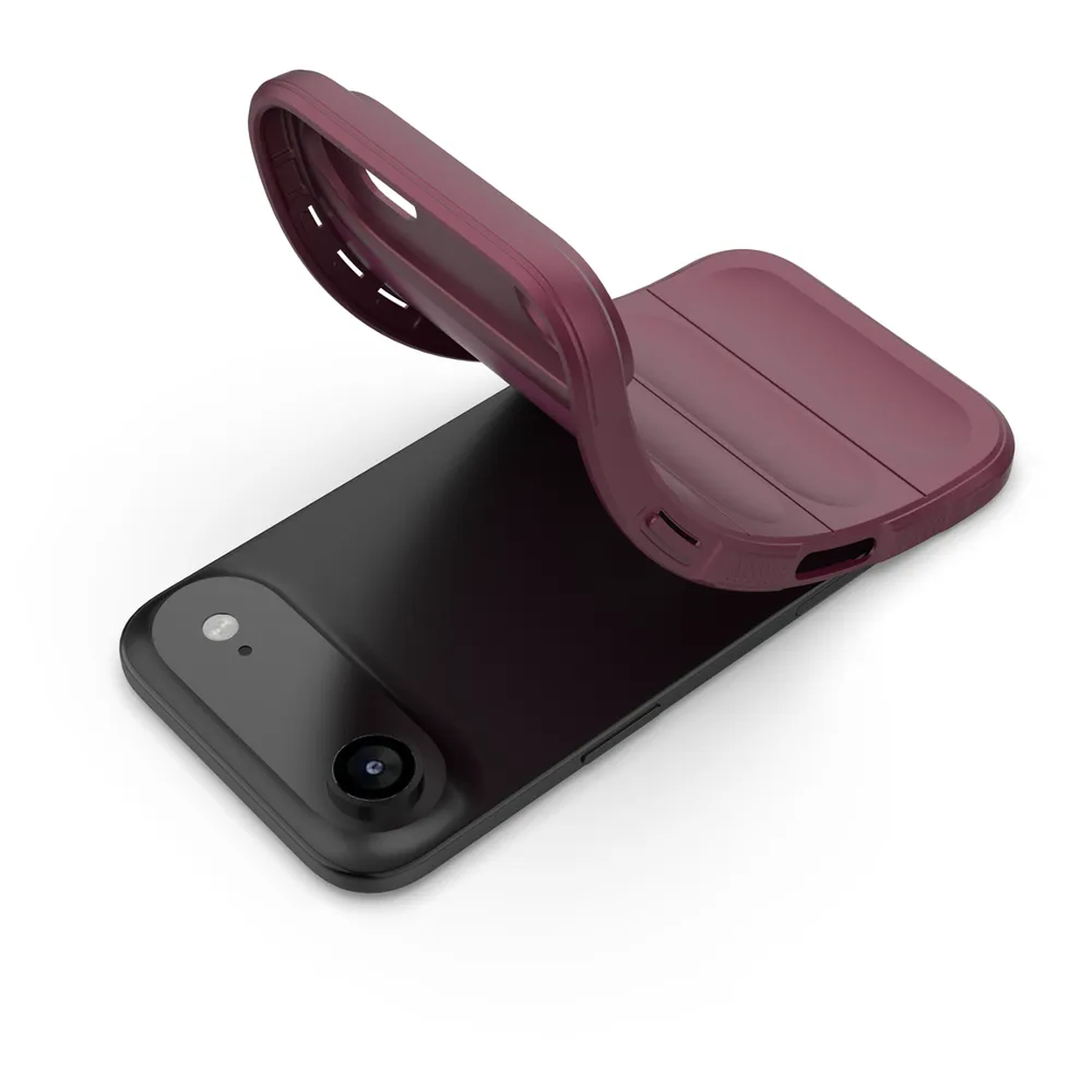 Een zwarte smartphone met een bordeauxrode hoes wordt eraf getrokken. De telefoon heeft twee cameralenzen en een gebogen ontwerp.