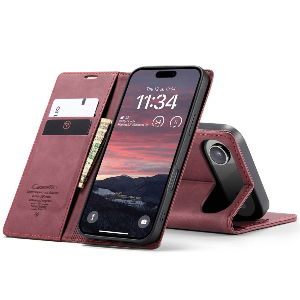Eine weinrote Handyhülle mit einem Telefon, das die Uhrzeit anzeigt. Die Hülle ist offen und zeigt eine Karte und eine Rechnung.