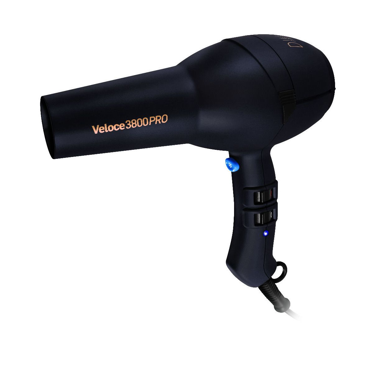 Un asciugacapelli nero con la scritta 'Veloce 3800 PRO'. Ha pulsanti blu e un cavo grigio.