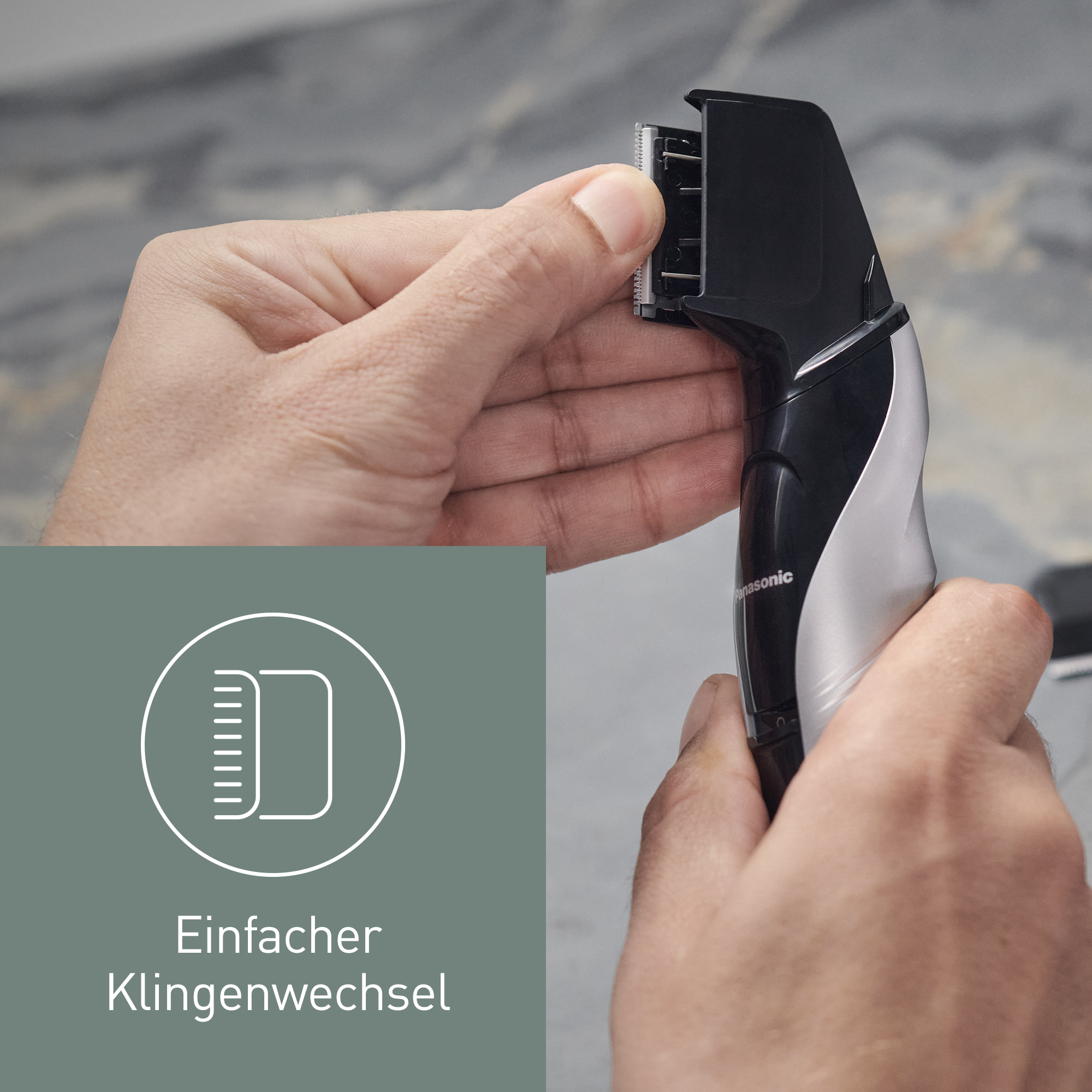 Person hält einen schwarzen und silbernen Panasonic-Trimmer. Text: 'Einfacher Klingenwechsel'.