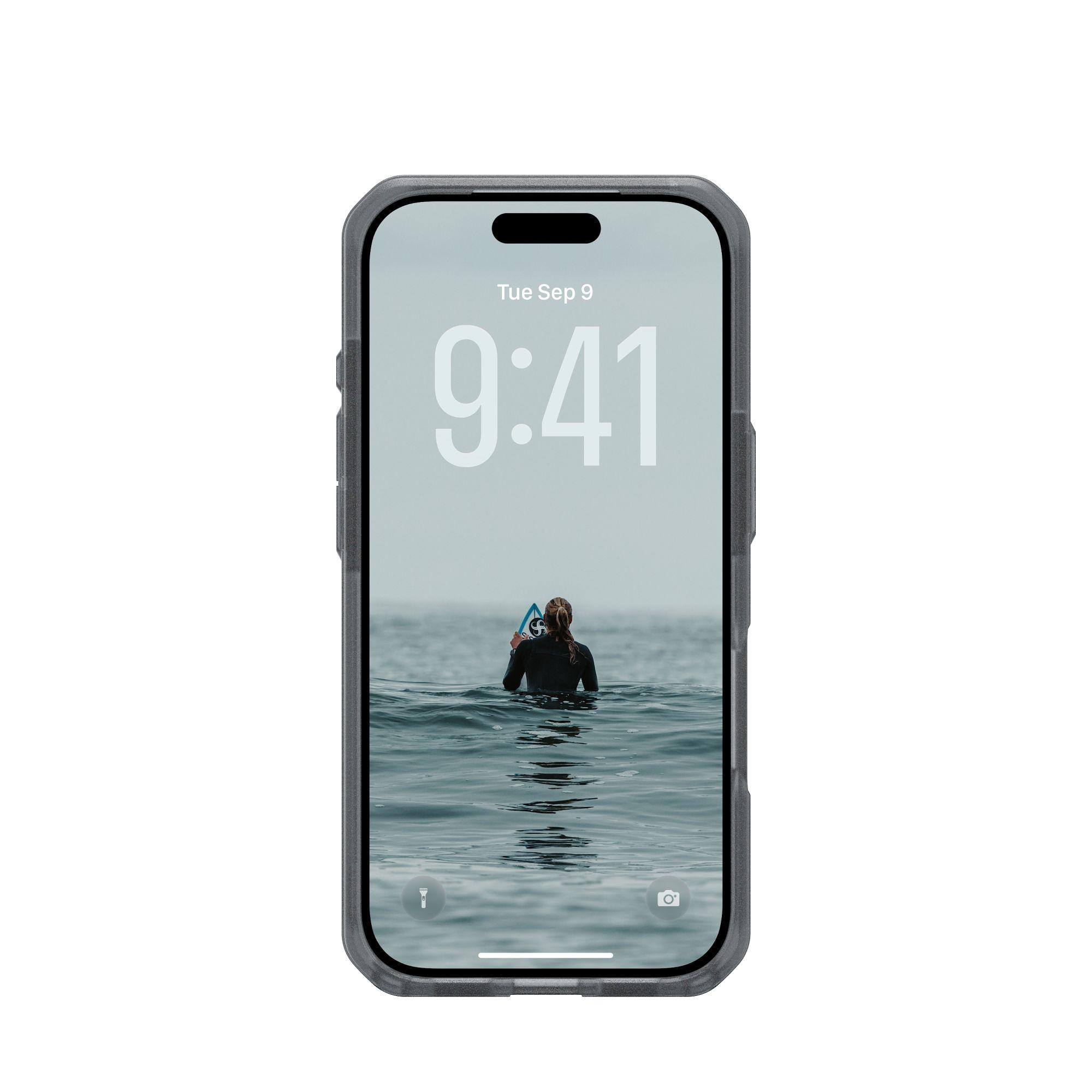 Auf dem Handy ist ein Surfer im Meer zu sehen. Der Bildschirm zeigt Uhrzeit und Datum. Das Handy ist in einer Schutzhülle.