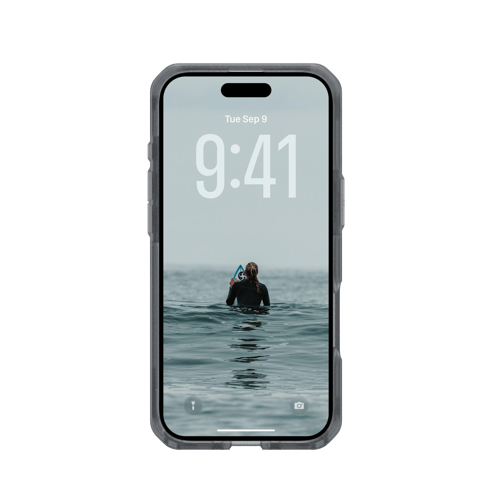 Telefon wyświetla osobę w oceanie z fajką, godzina to 9:41, wtorek 9 września. Telefon jest w ochronnym etui.