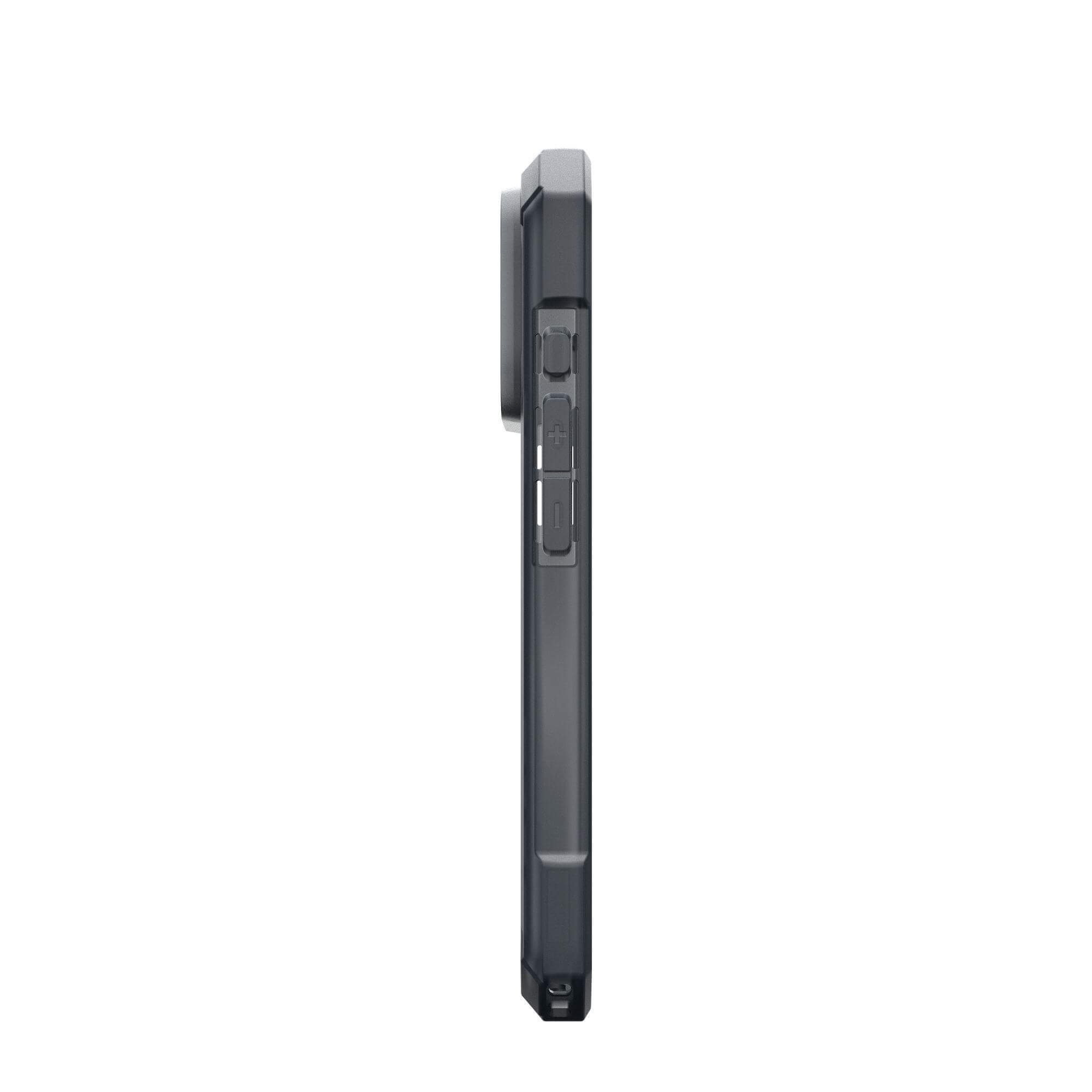 Vue latérale d'une coque de téléphone grise avec boutons et découpe caméra, sur fond blanc.