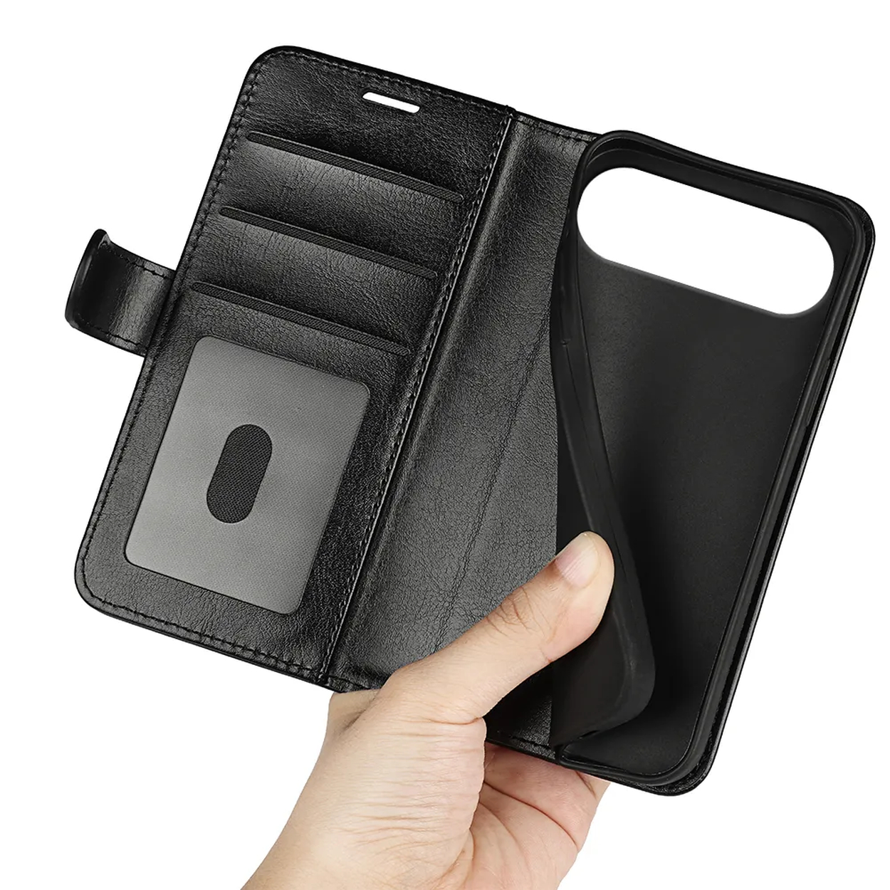 Zwarte telefoonhoes open, met kaartsleuven en telefoonhouder. Een hand houdt de houder open.