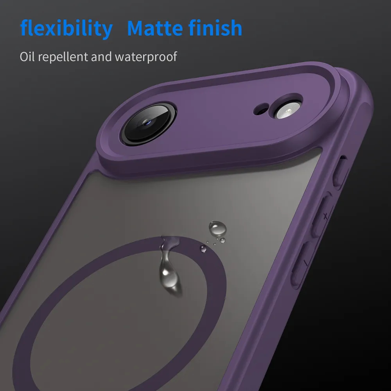 Gros plan sur une coque de téléphone violette avec un dos transparent. Des gouttelettes d'eau sont visibles sur la coque. Le fond est sombre.