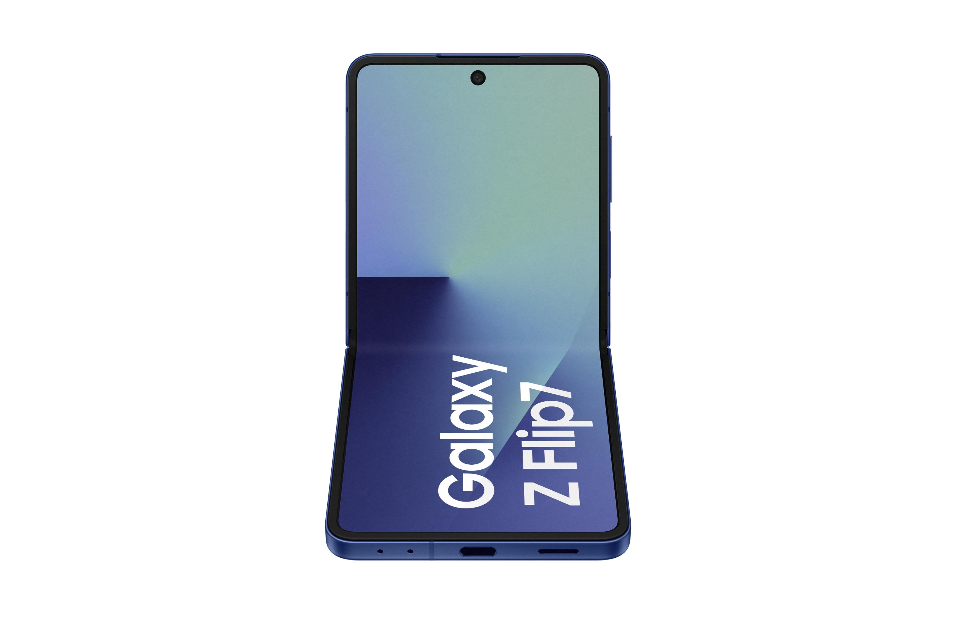 Niebieski smartfon Samsung Galaxy Z Flip7, częściowo otwarty, na białym tle. Ekran wyświetla gradient.