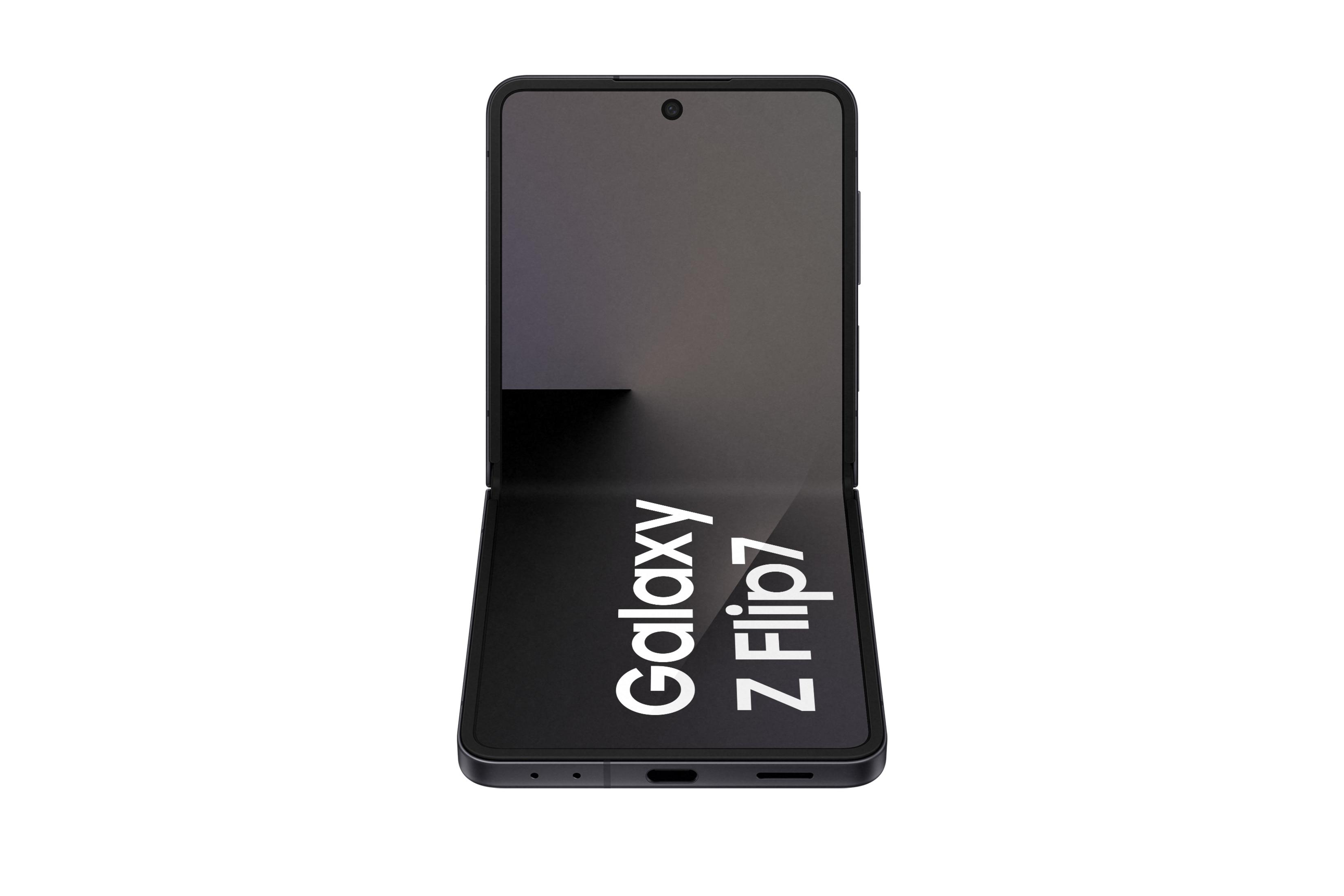 Czarny telefon Samsung Galaxy Z Flip7 jest wyświetlany otwarty. Ekran wyświetla nazwę telefonu.
