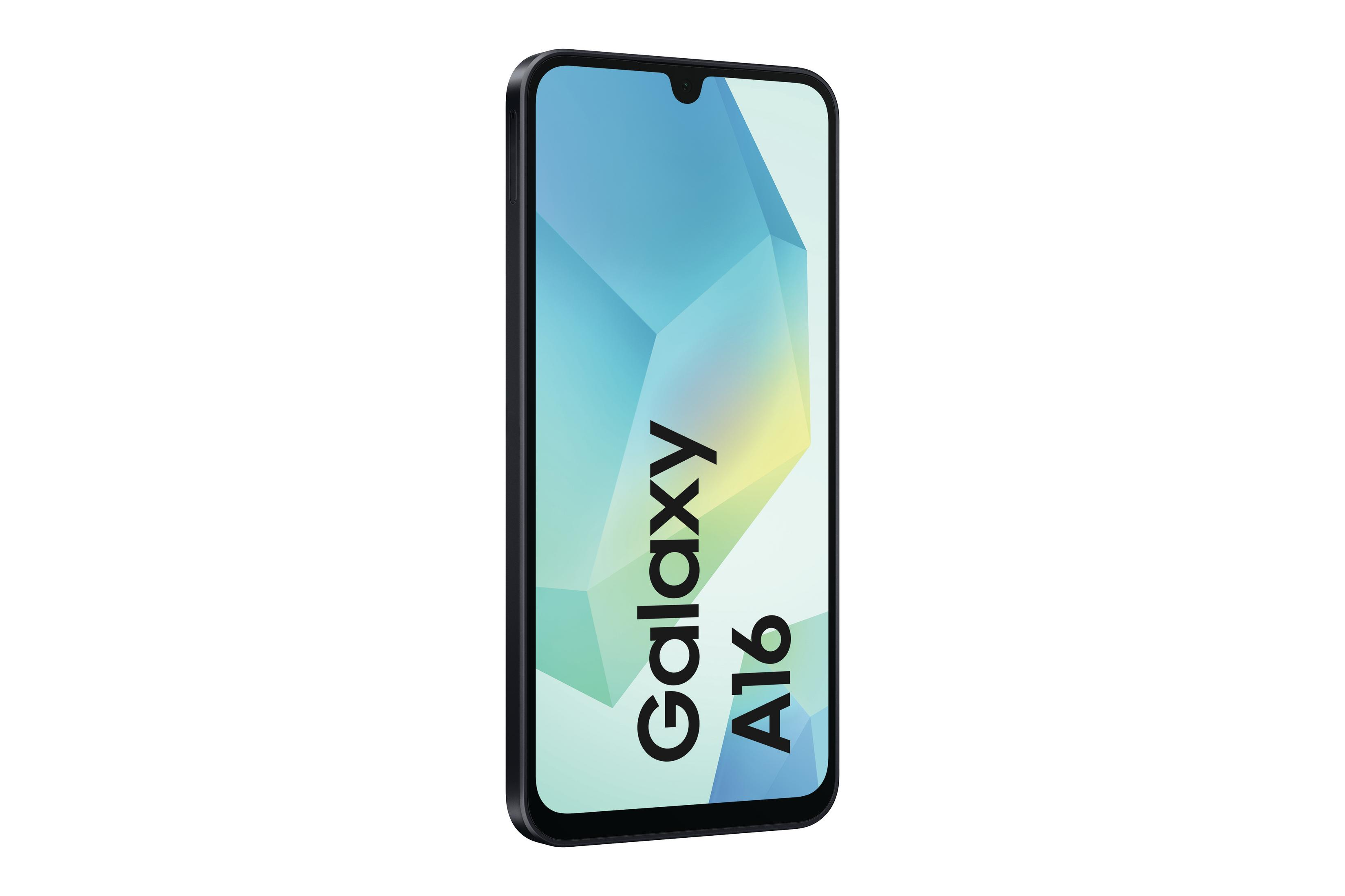Czarny telefon Samsung Galaxy A16 jest wyświetlany pod kątem. Ekran pokazuje niebiesko-zielony wzór z białym tekstem.
