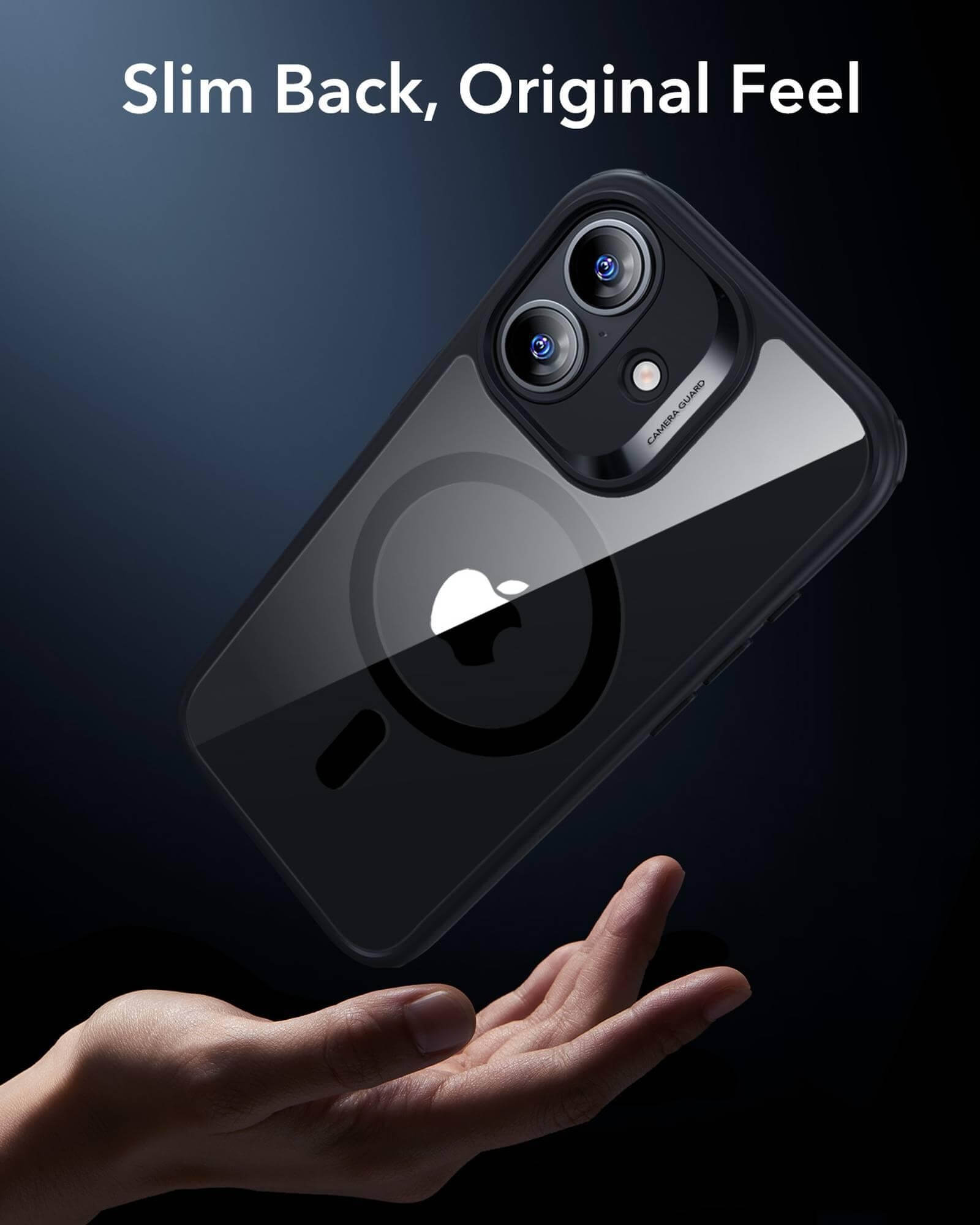Eine durchsichtige Handyhülle mit schwarzem Rand wird über einer offenen Hand gehalten. Die Hülle hat einen Kameraschutz und das Apple-Logo.
