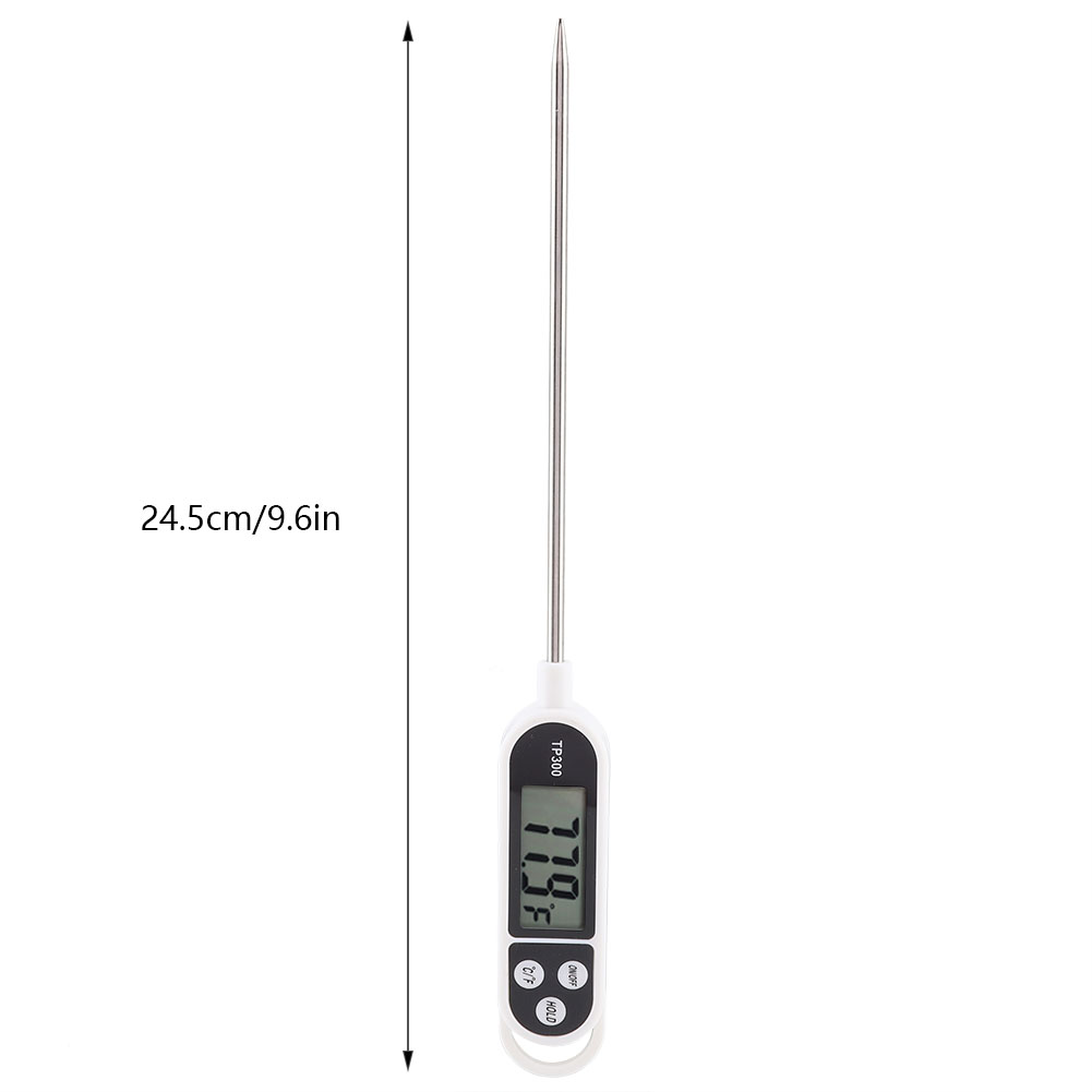 Ein digitales Lebensmittelthermometer mit Metallsonde. Das Display zeigt 119°F. Das Thermometer ist weiß und hat Knöpfe für Ein/Aus und Halten.