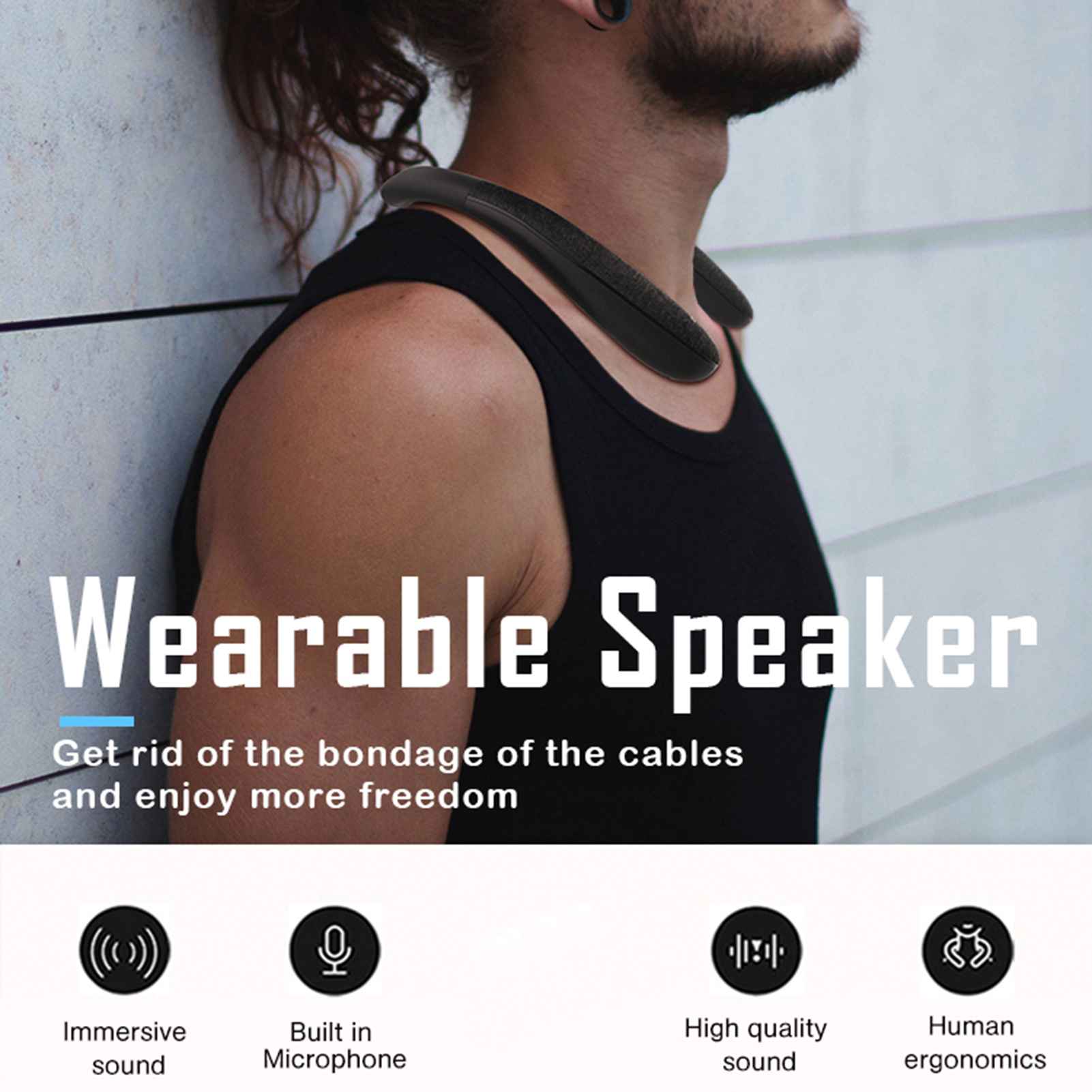 Mann mit einem schwarzen tragbaren Lautsprecher. Text: Wearable Speaker. Merkmale: immersiver Klang, eingebautes Mikrofon.