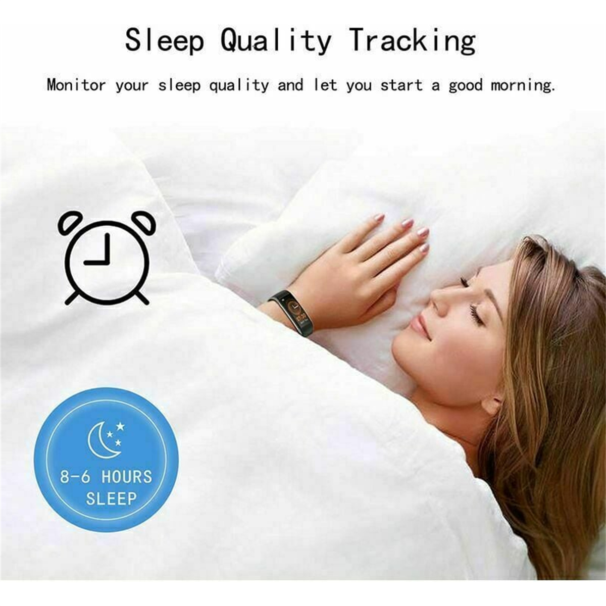 Eine Frau schläft im Bett und trägt einen Schlaftracker. Ein Wecker und ein Schlafdauer-Symbol sind ebenfalls sichtbar.