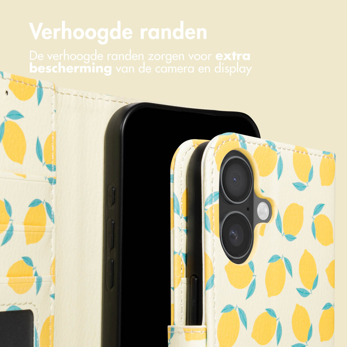 Ein Telefon in einer Hülle mit Zitronenmuster. Die Hülle ist offen und zeigt die Kamera des Telefons. Text auf Niederländisch.