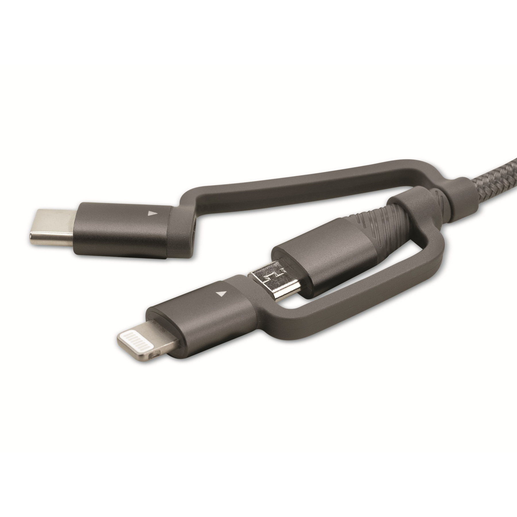 Un cavo di ricarica grigio con connettori USB-C, Lightning e Micro-USB, su sfondo bianco.