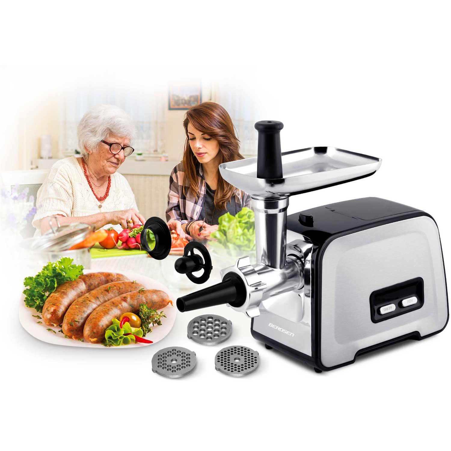 Elektryczna maszynka do mięsa z kiełbasami, warzywami i dwiema kobietami w tle przygotowującymi jedzenie.