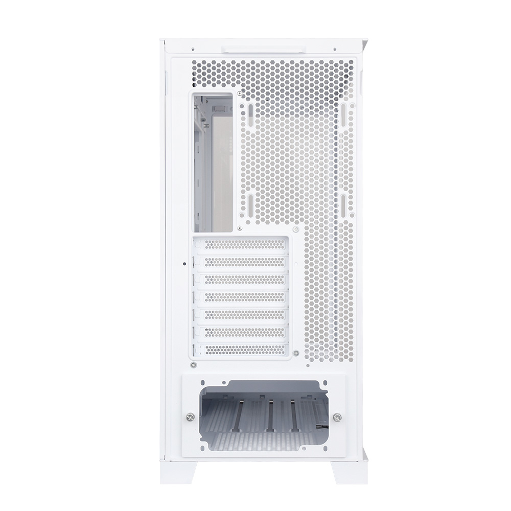 Un case per computer bianco è mostrato dal retro. Ha un pannello a rete, varie aperture e un'apertura rettangolare in basso.