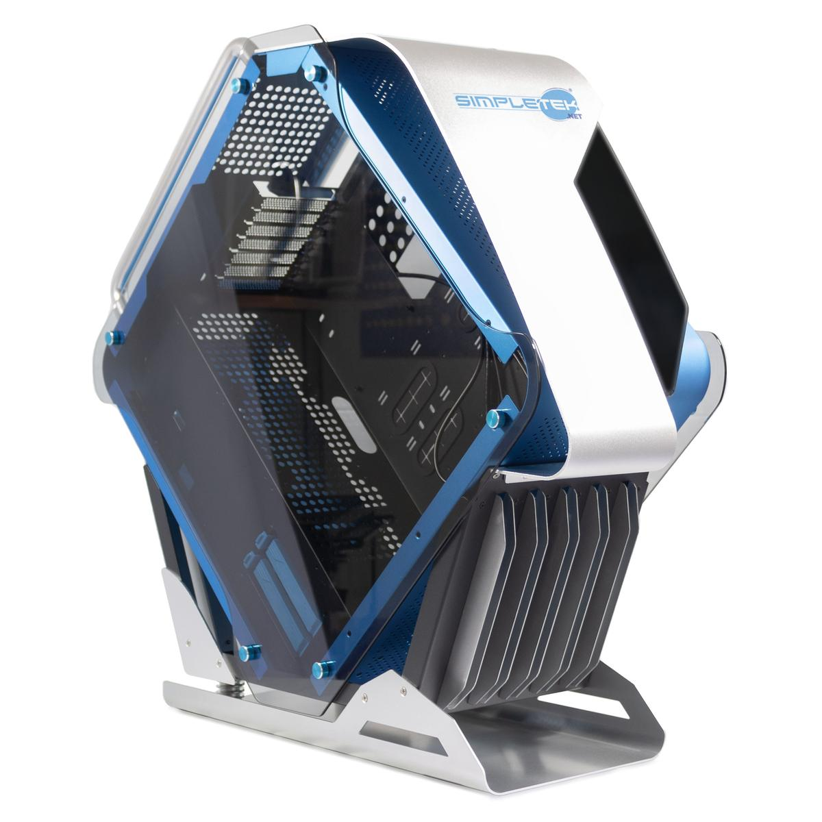 Un case per PC futuristico con accenti blu e un pannello laterale trasparente. Il case è argento e nero, con un design geometrico unico.