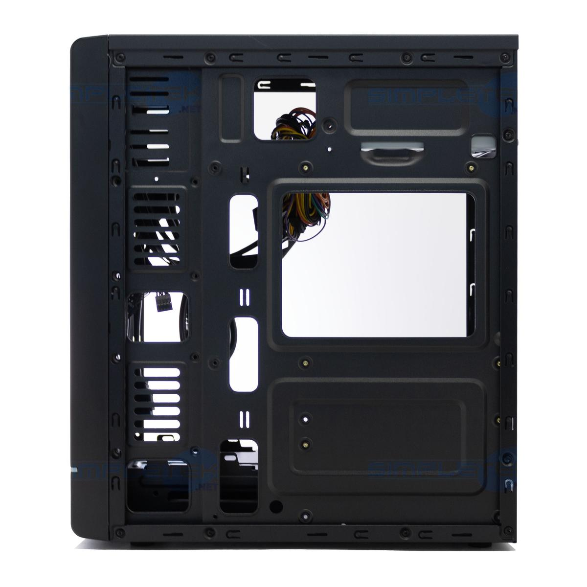 Interno di un case per computer nero. Telaio aperto con varie aperture per componenti e cavi. Sfondo bianco.