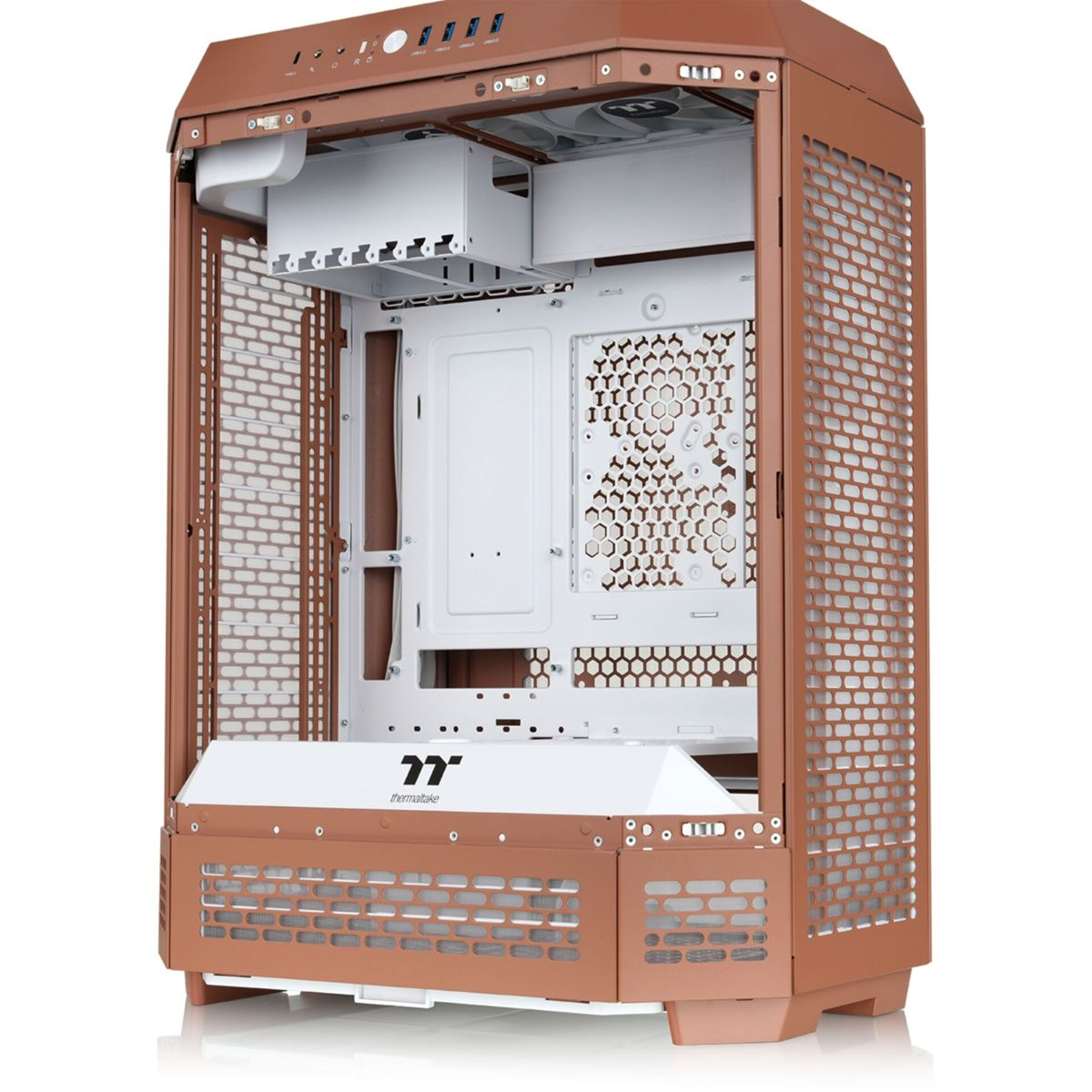 Un case per computer, color rame con un pannello frontale a rete. Ha un interno bianco e il logo Thermaltake è visibile.