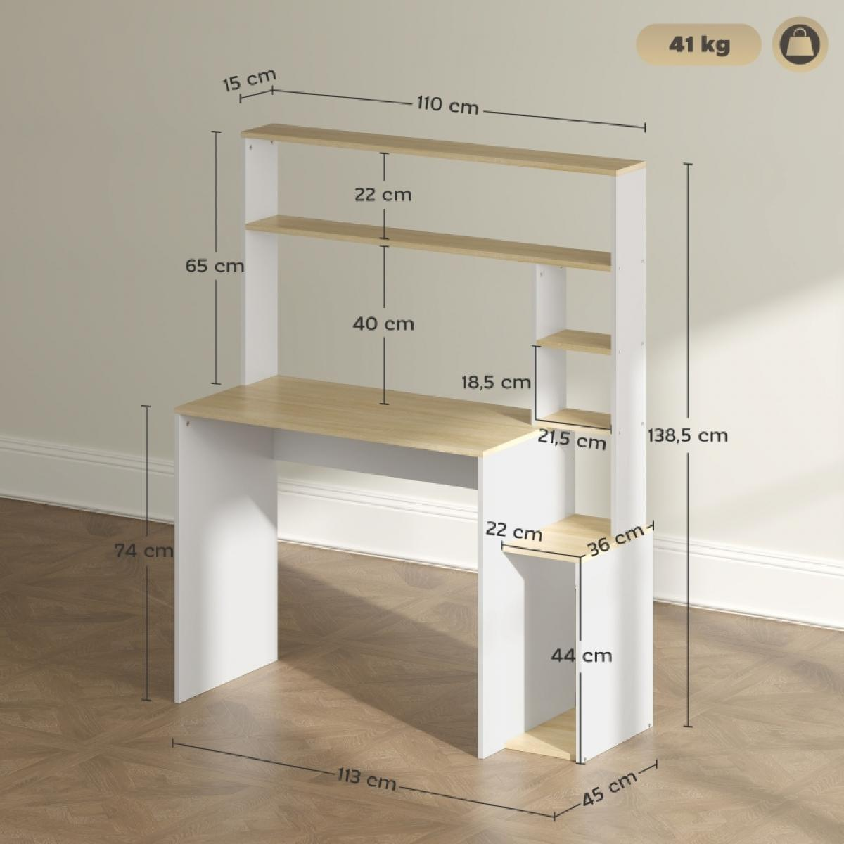Ein weißer und holzfarbener Schreibtisch mit Maßangaben. Er hat Regale und eine Schreibtischoberfläche. Der Hintergrund ist eine hellbraune Wand und Boden.