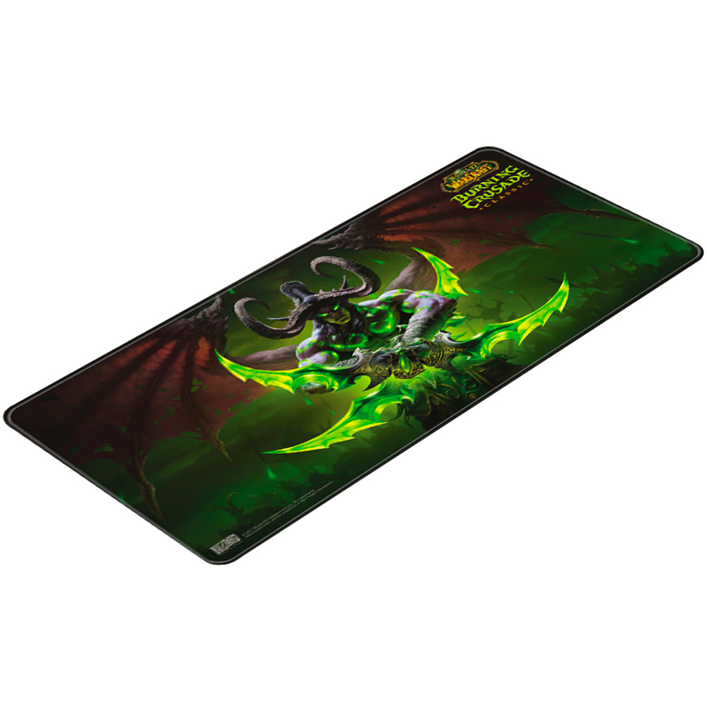 Un tappetino per mouse con un design di Burning Crusade di Warcraft. Un demone con corna e lame verdi luminose è al centro.