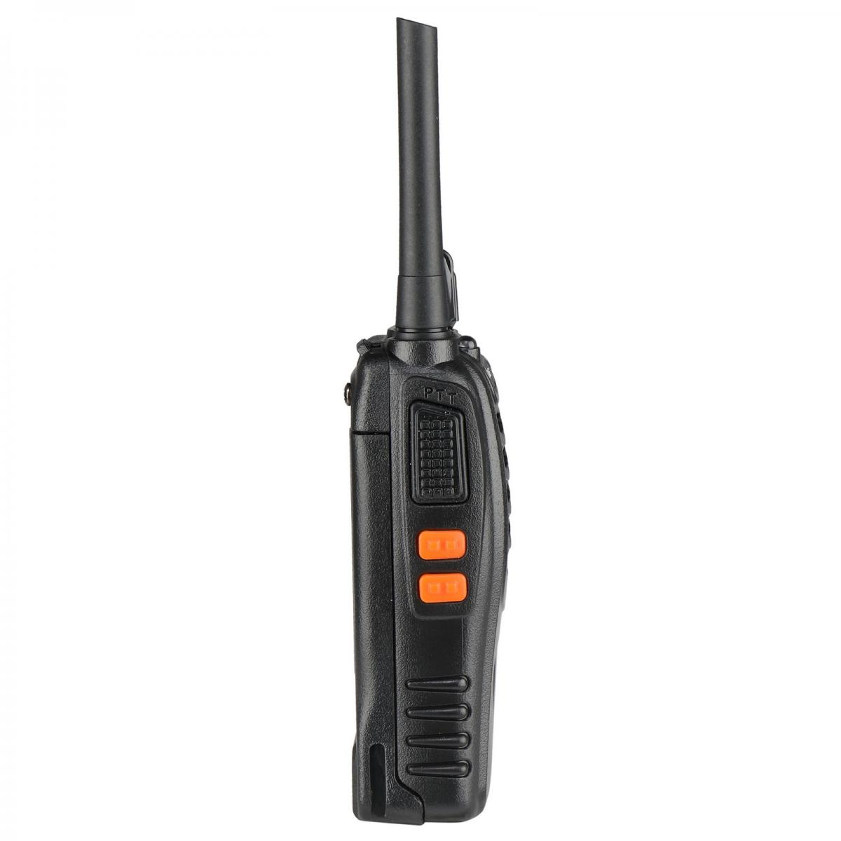 Ein schwarzes Walkie-Talkie ist im Profil zu sehen. Es hat eine Antenne, orangefarbene Knöpfe und verschiedene Tasten. Es ist vor einem weißen Hintergrund platziert.