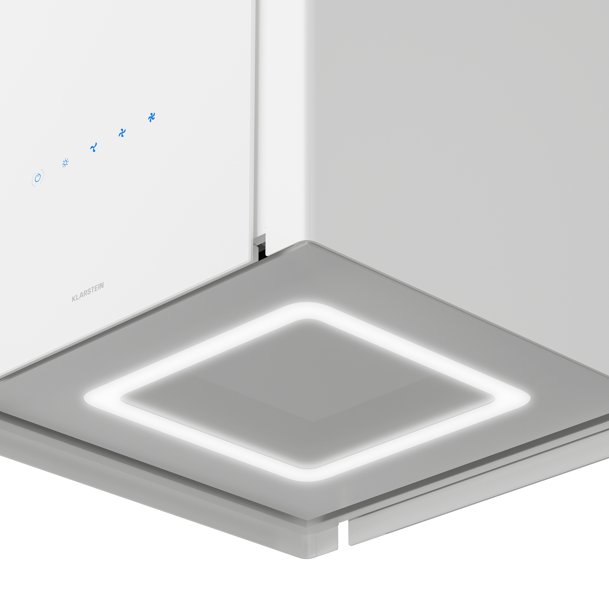 Primo piano di una cappa bianca. Ha icone di controllo blu. Una luce quadrata luminosa in basso.