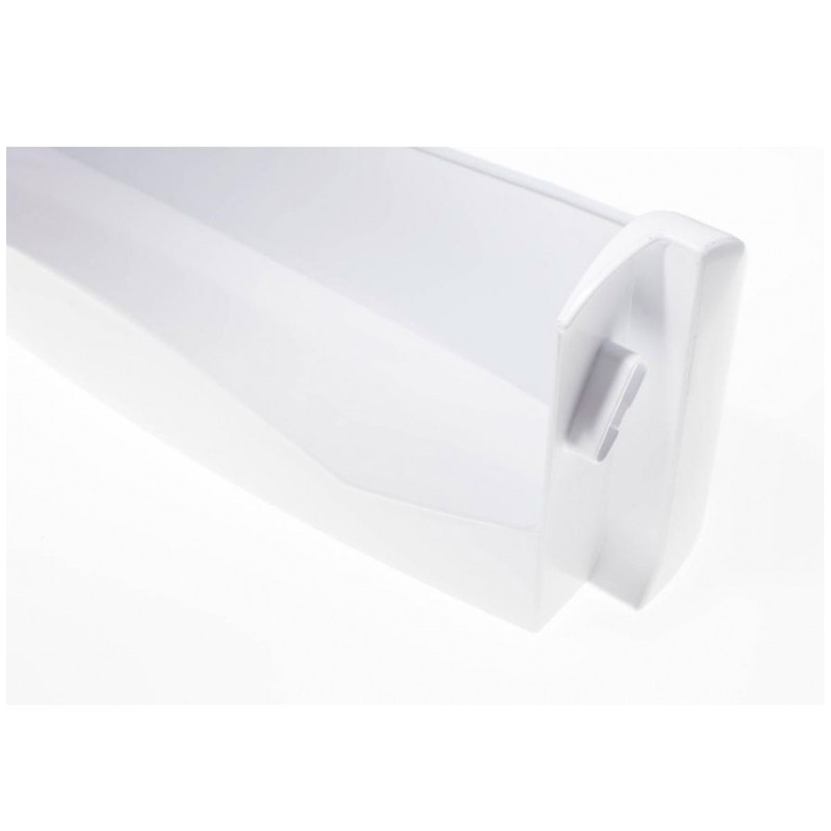 Se muestra un cajón de refrigerador de plástico blanco. El cajón es parcialmente visible, con un asa y superficies lisas.