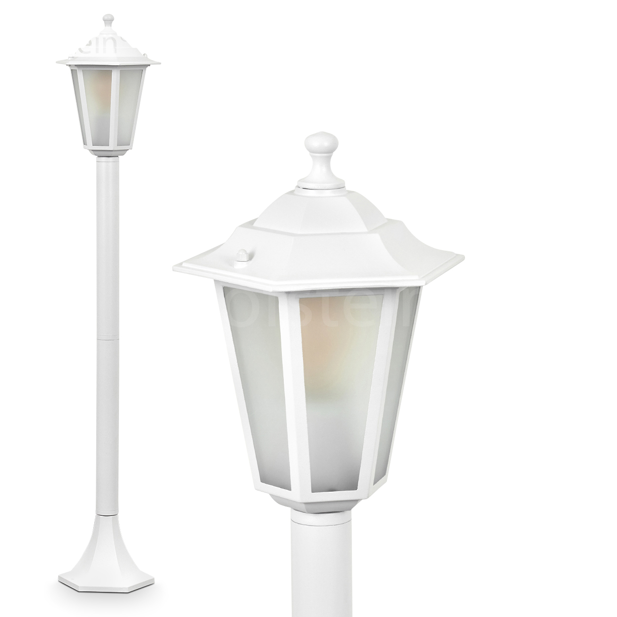 Zwei weiße Außenlampen. Eine ist ganz, die andere ist nah. Beide haben Glasscheiben und eine dekorative Oberseite.