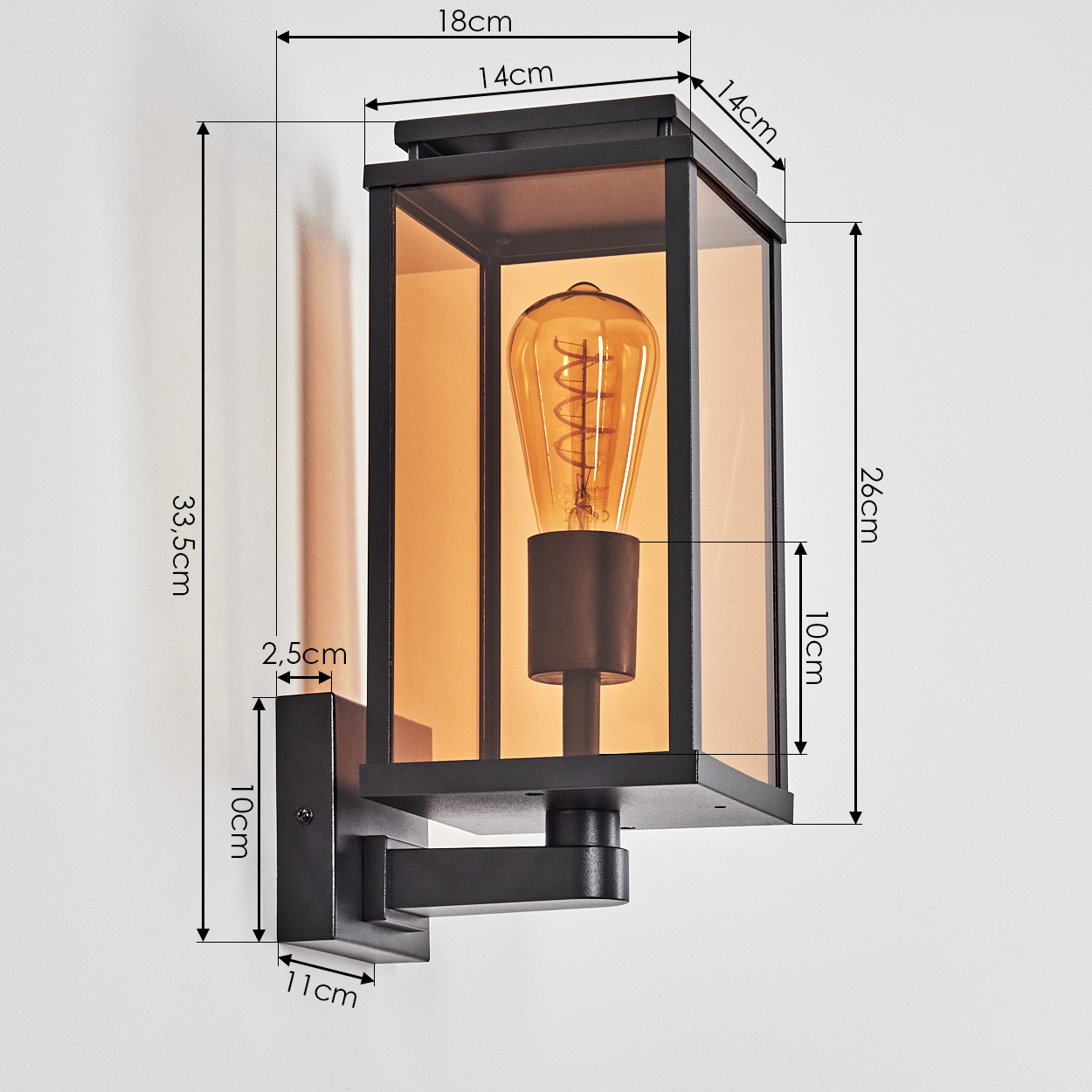 Schwarze Wandleuchte mit orange getönten Glasscheiben und einer Vintage-Edison-Glühbirne. Abmessungen sind angegeben.
