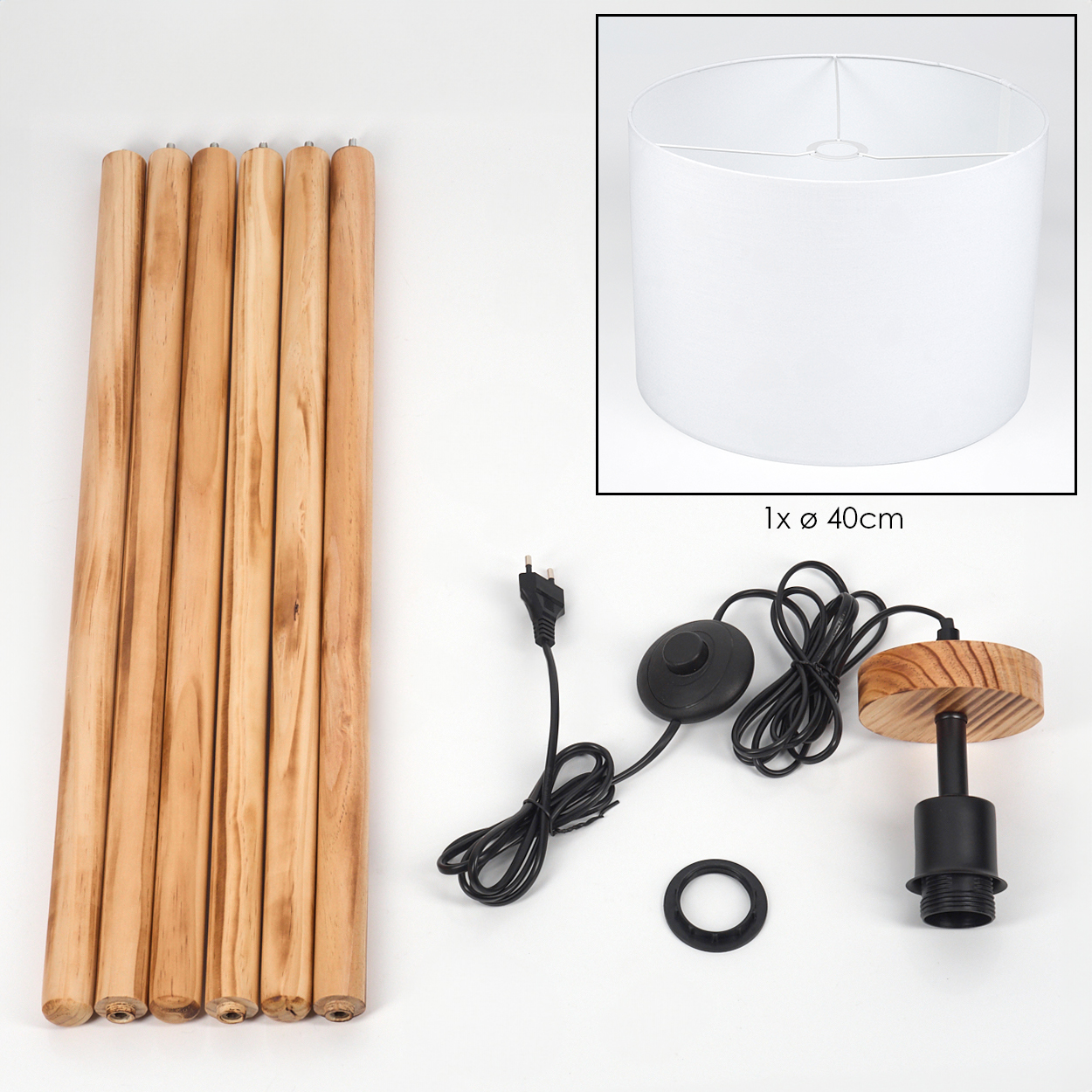 Lampenteile: Holzbeine, Lampenschirm, Kabel, Schalter und Lampenfassung. Komponenten liegen auf weißem Untergrund.