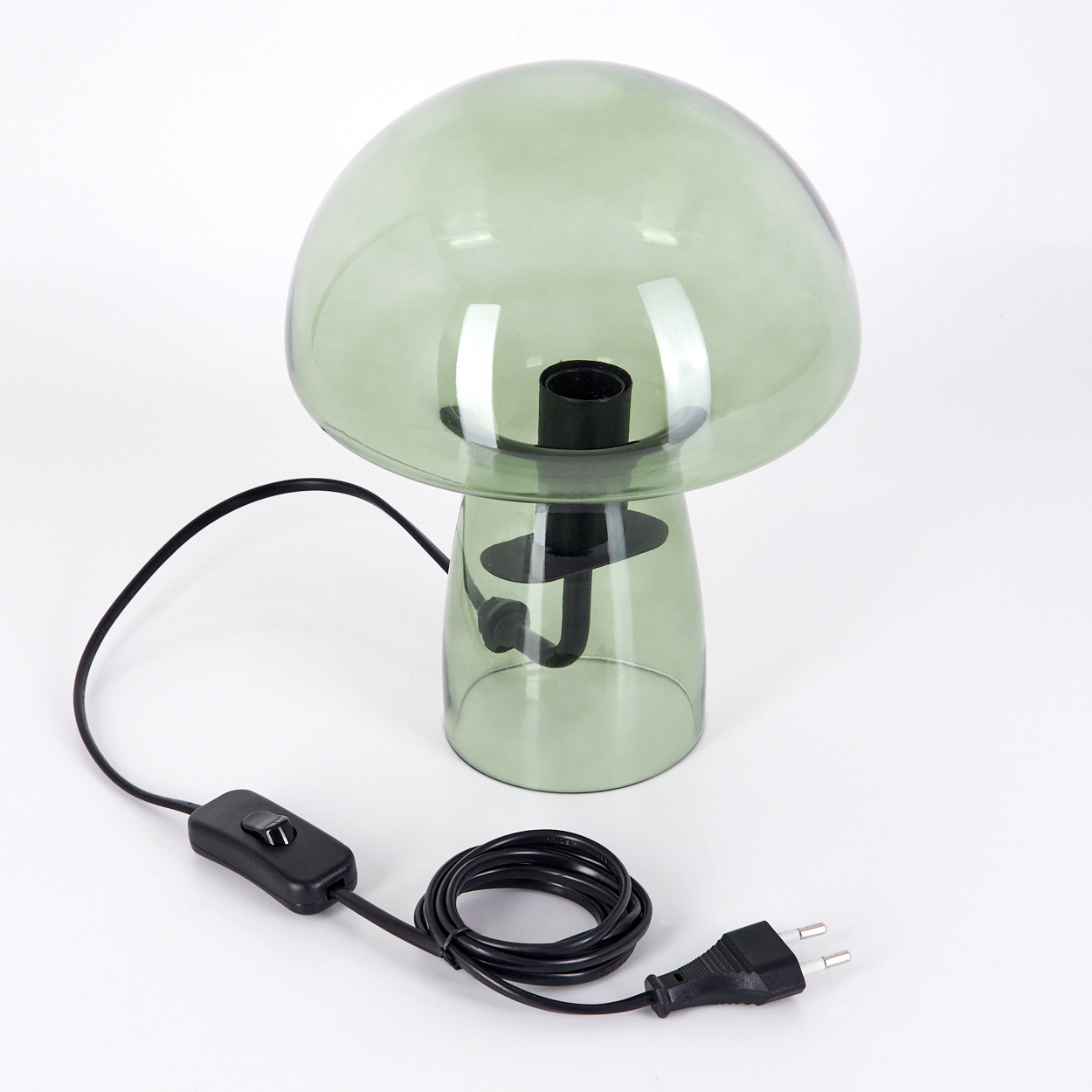 Eine grüne pilzförmige Lampe mit schwarzem Sockel, Kabel, Schalter und Stecker auf weißem Hintergrund.