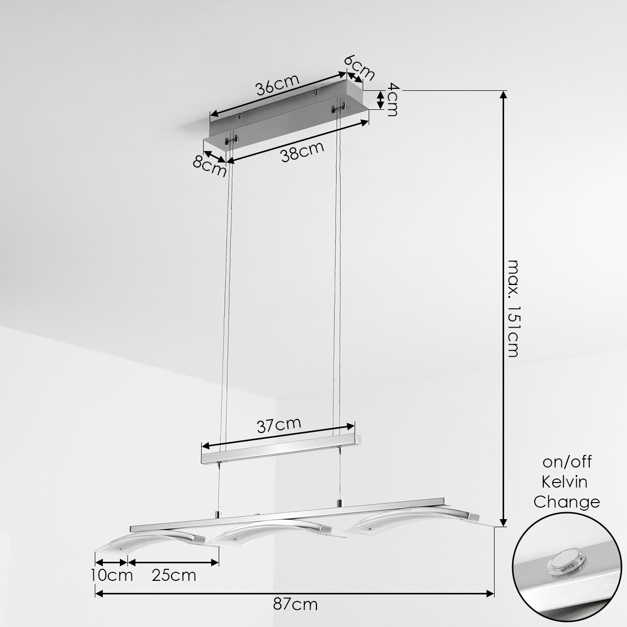 Eine moderne silberne LED-Deckenleuchte mit angegebenen Abmessungen. Sie verfügt über drei gebogene Lichtpaneele und einen kreisförmigen Ein-/Ausschalter.