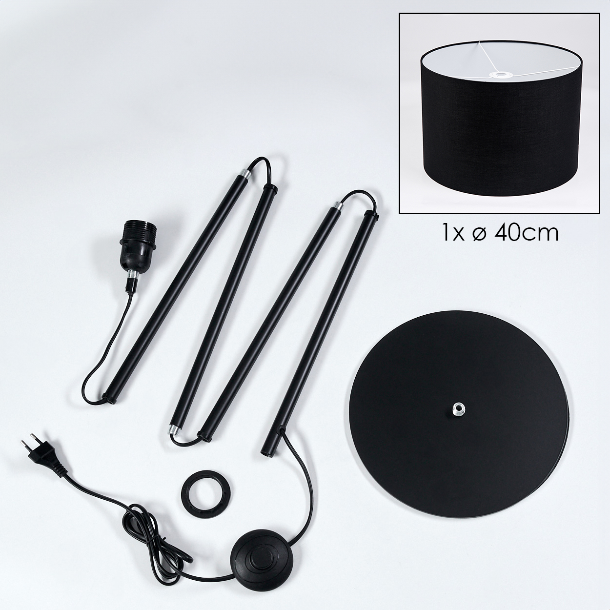 Zerlegte schwarze Lampenteile auf Weiß: Fuß, Stangen, Fassung, Schalter und Schirm (40 cm). Enthält einen schwarzen Schirm und einen Fuß.