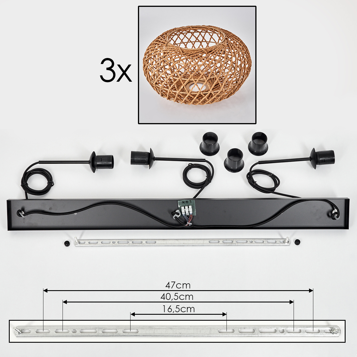 Eine zerlegte Lampe. Sie enthält einen gewebten Lampenschirm, drei Glühbirnenhalter, einen schwarzen Metallrahmen und eine Halterung. Abmessungen sind angegeben.