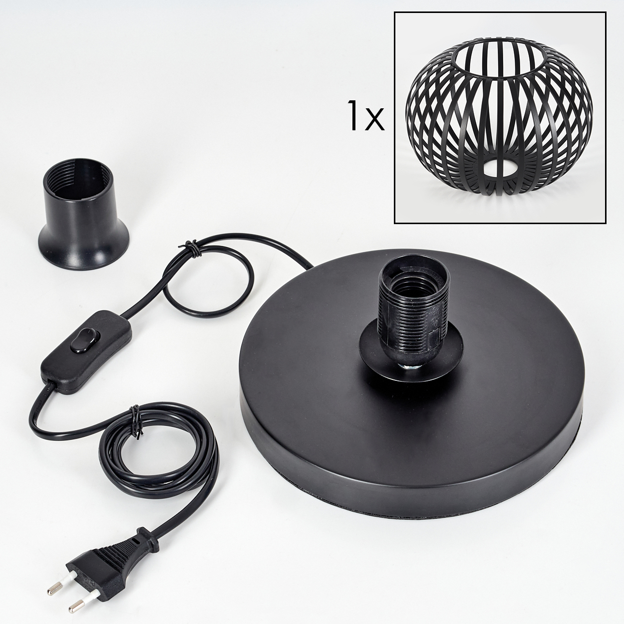 Ein schwarzes Pendelleuchten-Set mit rundem Sockel, Lampenfassung, Schalter, Stecker und Käfig-Lampenschirm.